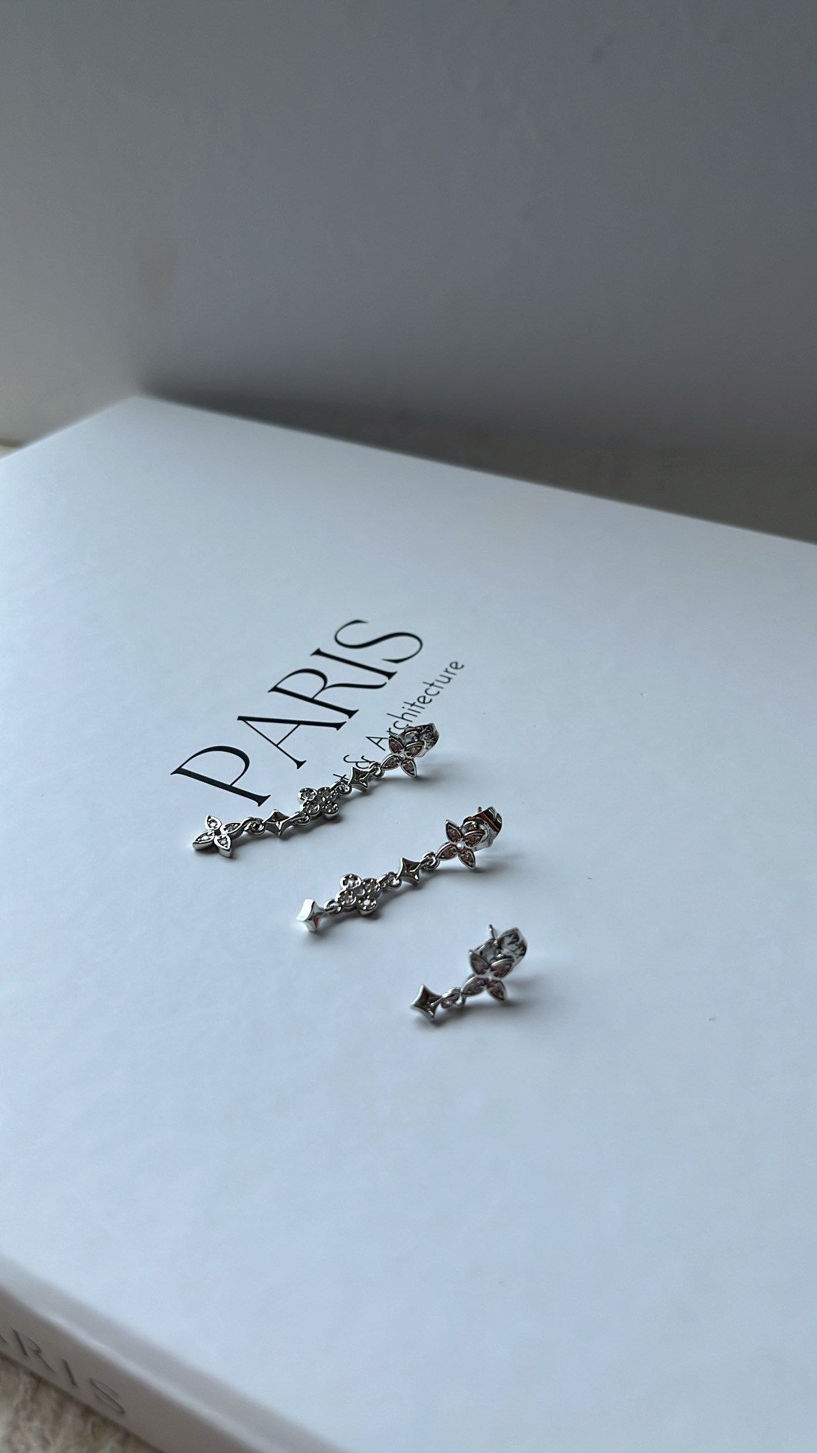 Silver Çiçek Model Taşlı Üçlü Küpe