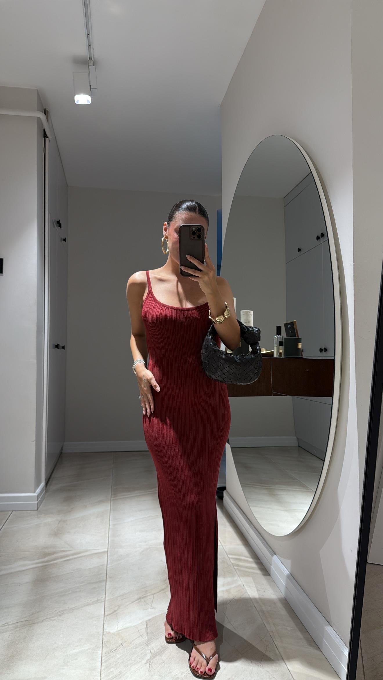 Bordo Askılı Yan Yırtmaçlı Dilvin Elbise 