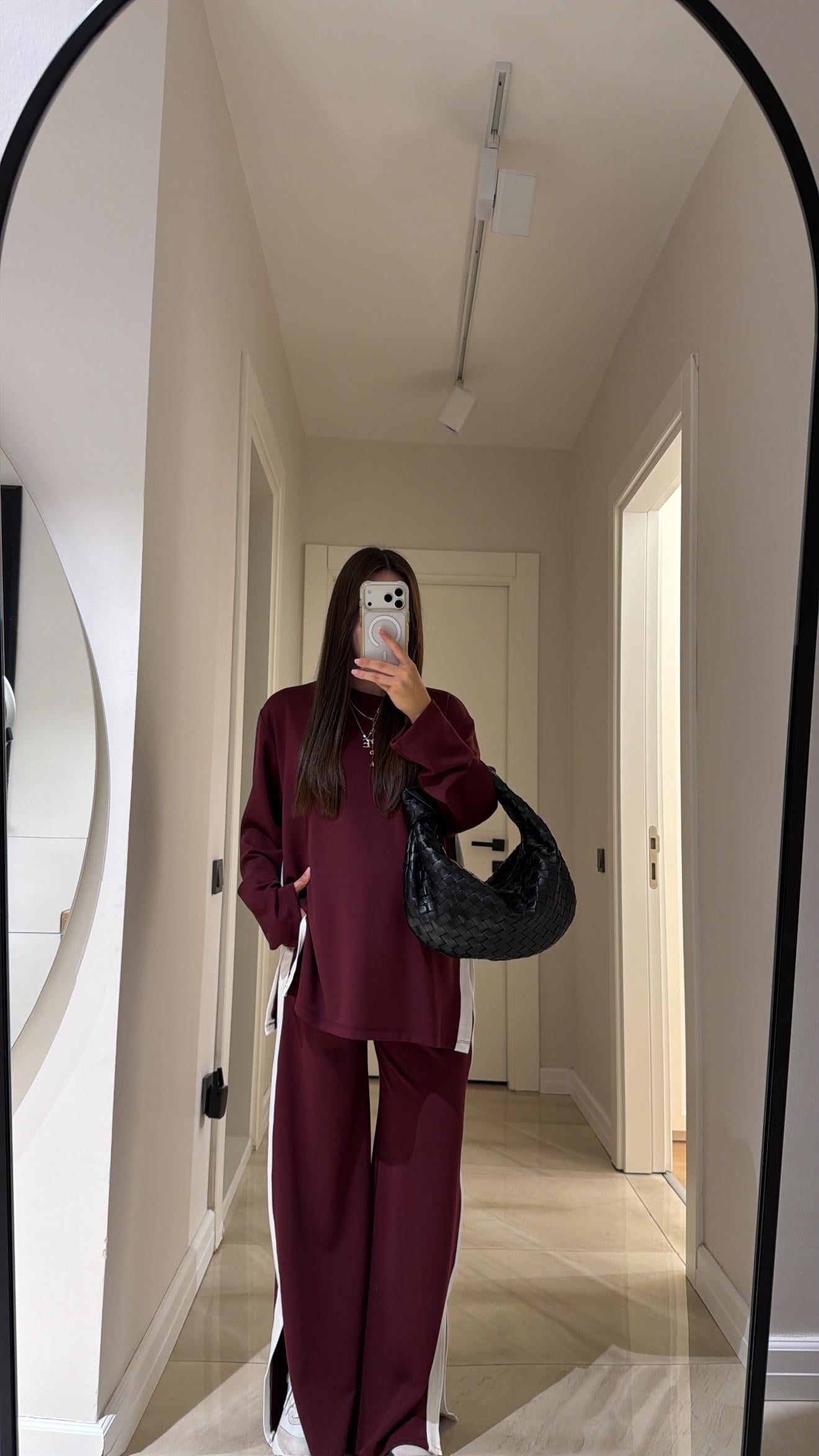 Bordo Beyaz Şeritli Yırtmaçlı Modal Takım