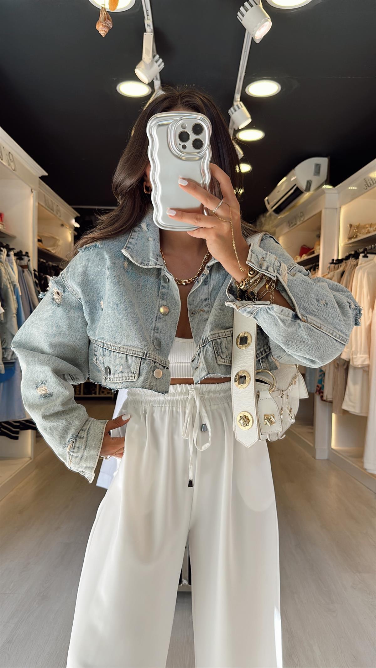 Buz Mavi Eskitme Yırtık Detaylı Crop Jean Ceket