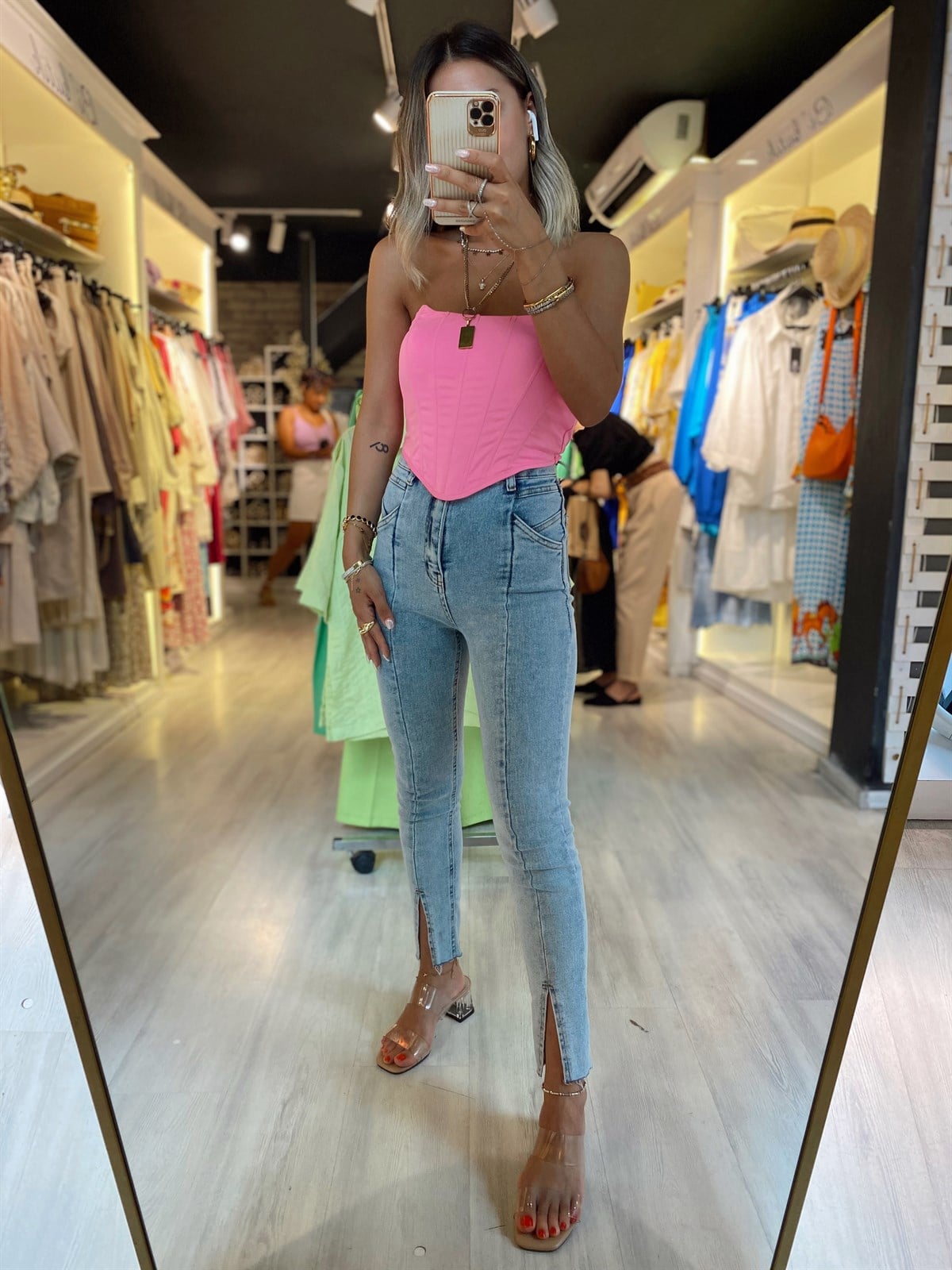 Buz Mavi Ön Dikiş Detaylı Paca Yırtmaçlı Jean 