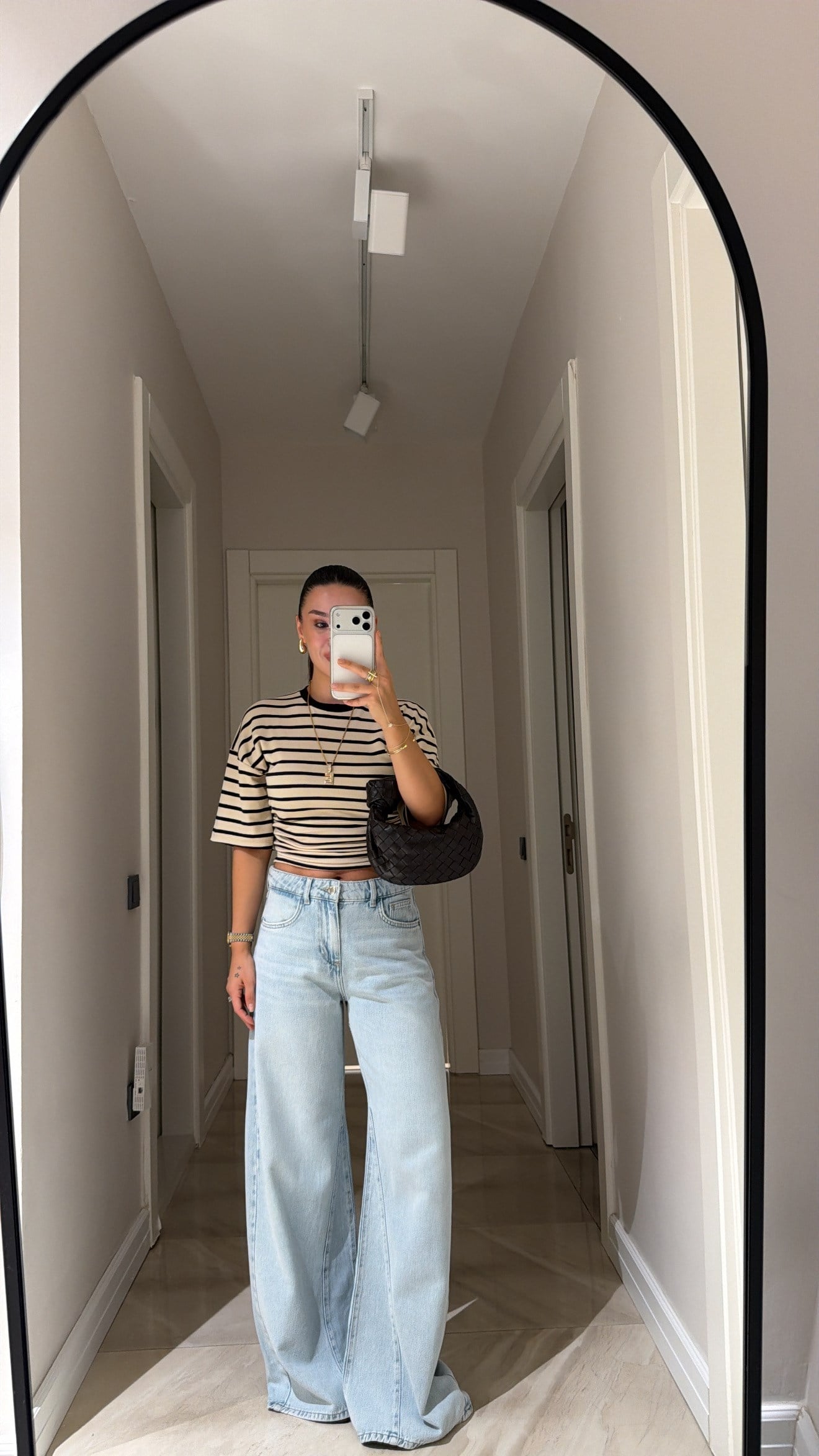 Buz Mavi Paça Dikiş Detaylı Marka Model Jean 