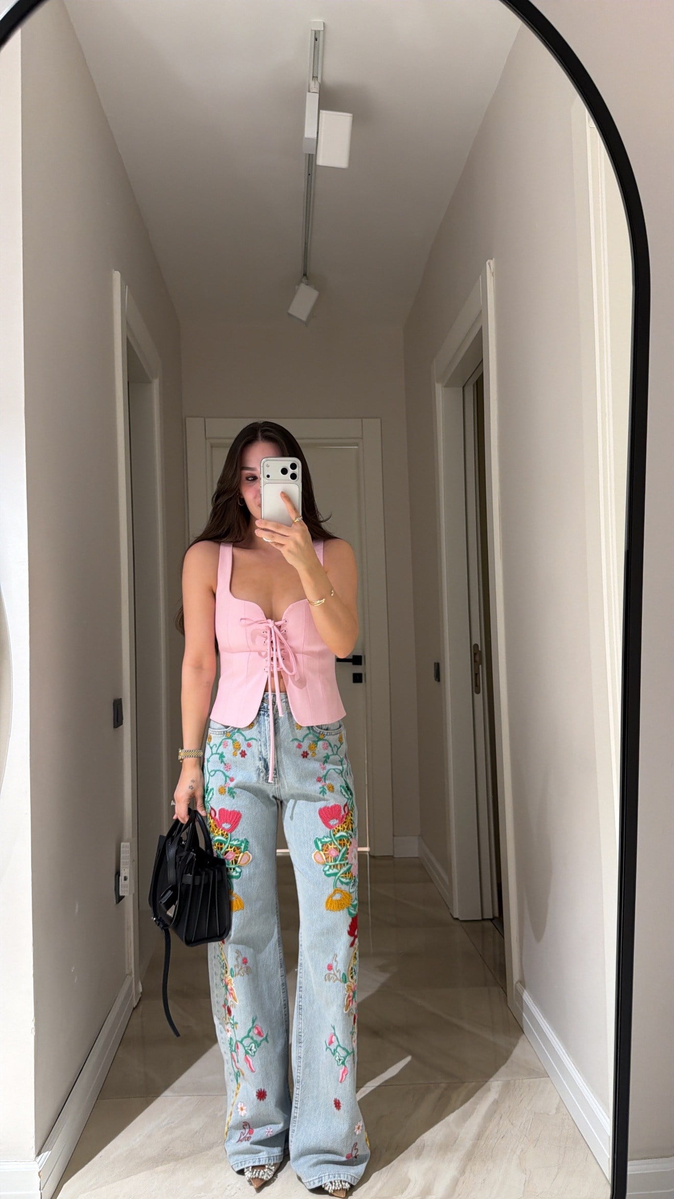 Buz Mavi Renkli Çiçek İşlemeli Bol Paça Jean