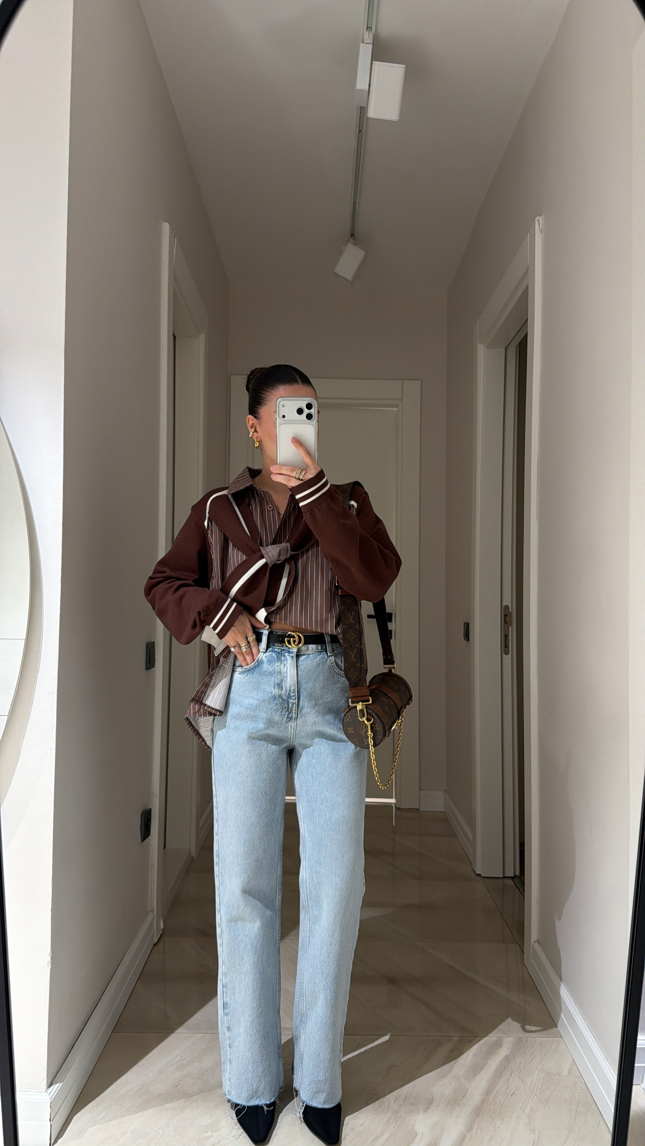 Buz Mavi Taşlama Detaylı Kesik Paça Marka Model Jean