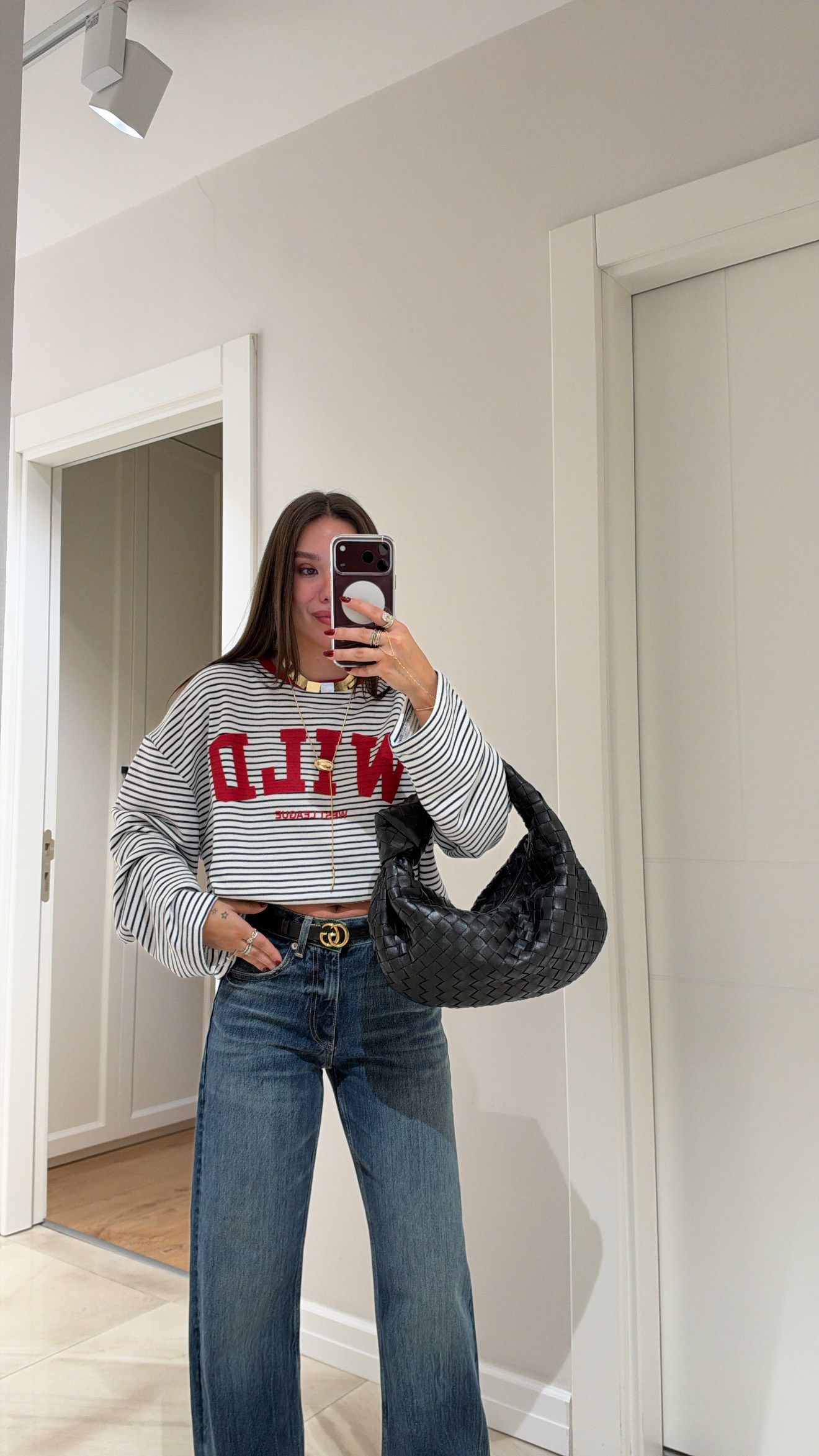 Beyaz Siyah Çizgili WILD Baskılı Sweatshirt