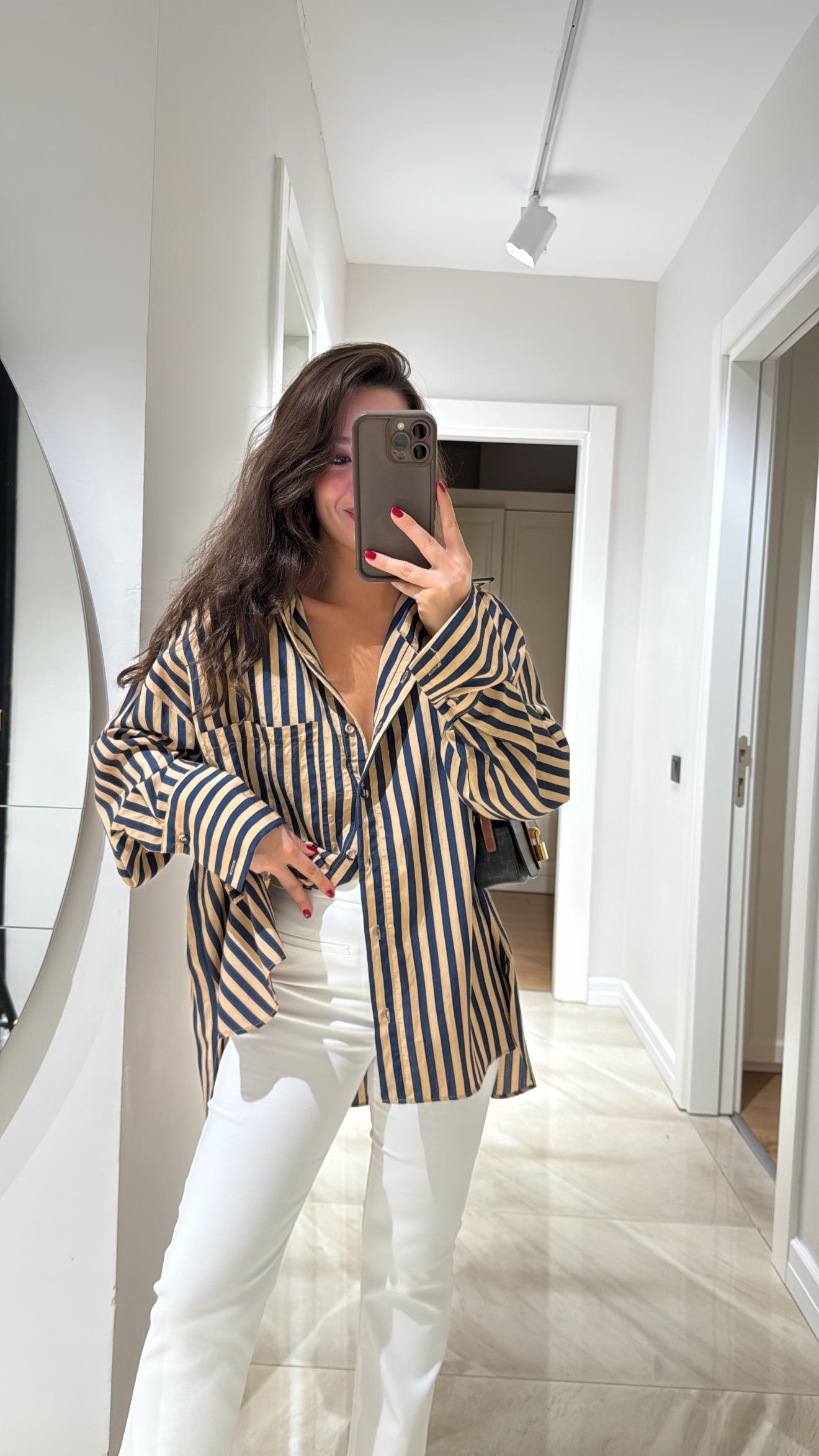 Camel Lacivert Çizgili Ön Cepli Oversize Gömlek