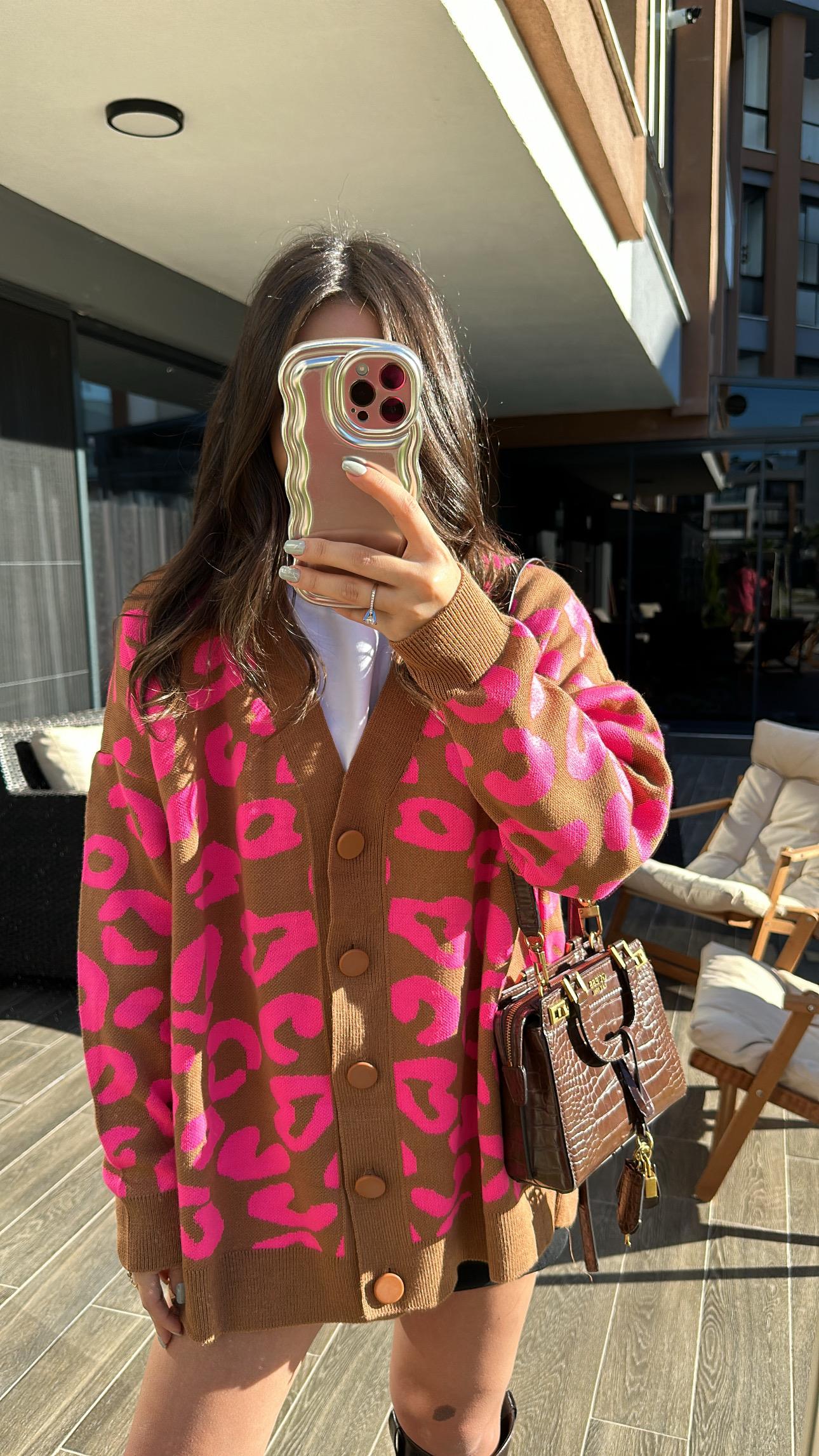 Camel Neon Pembe Desenli Düğmeli Hırka