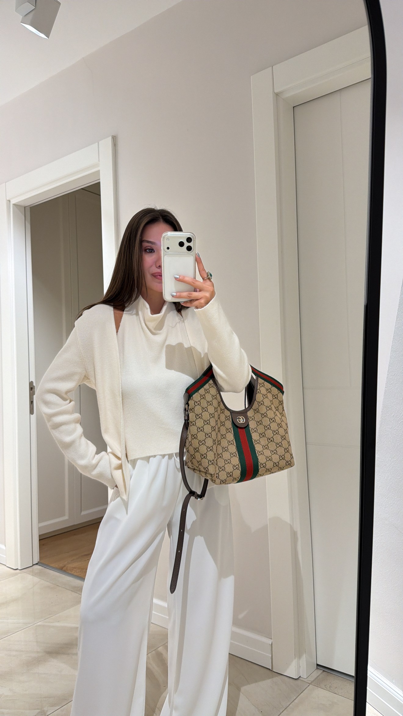 Krem İçinden Body Detaylı Triko Hırka 