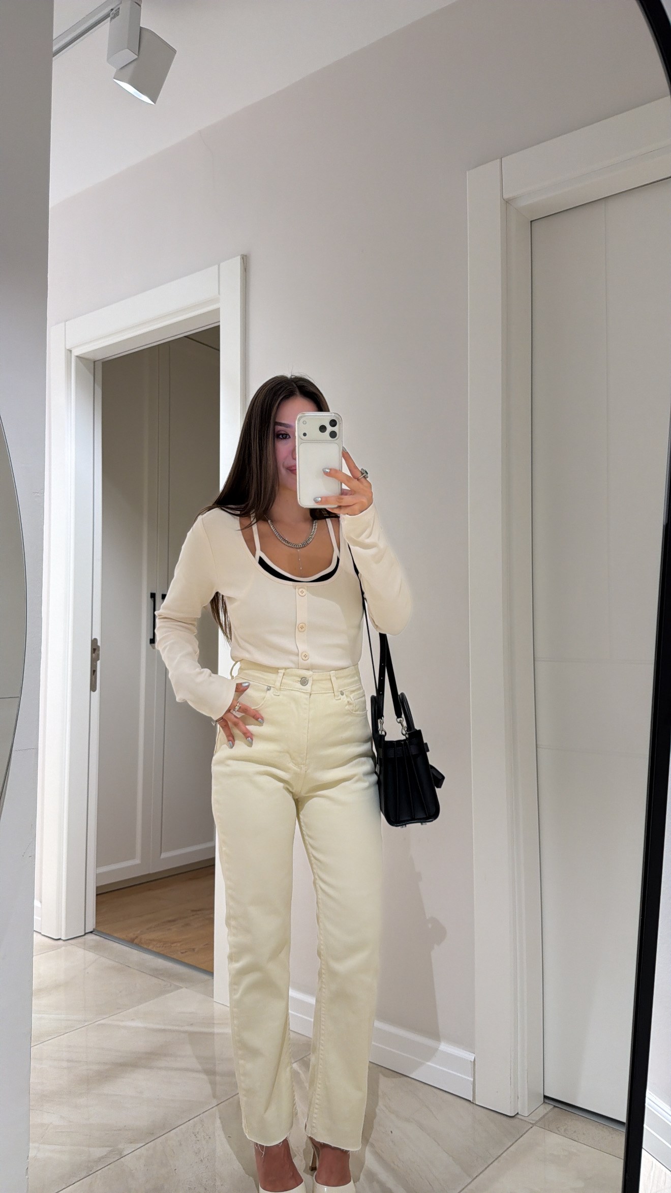 Krem Marka Model Mom Jean 