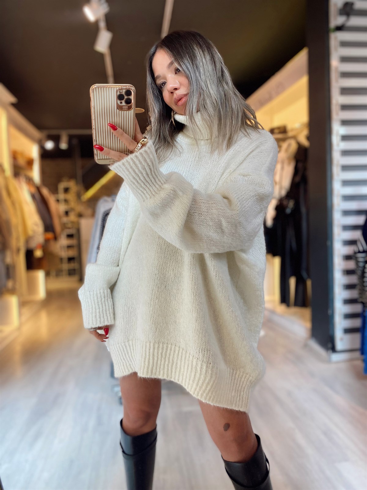 Ekru Balıkçı Yaka  Oversize Kazak