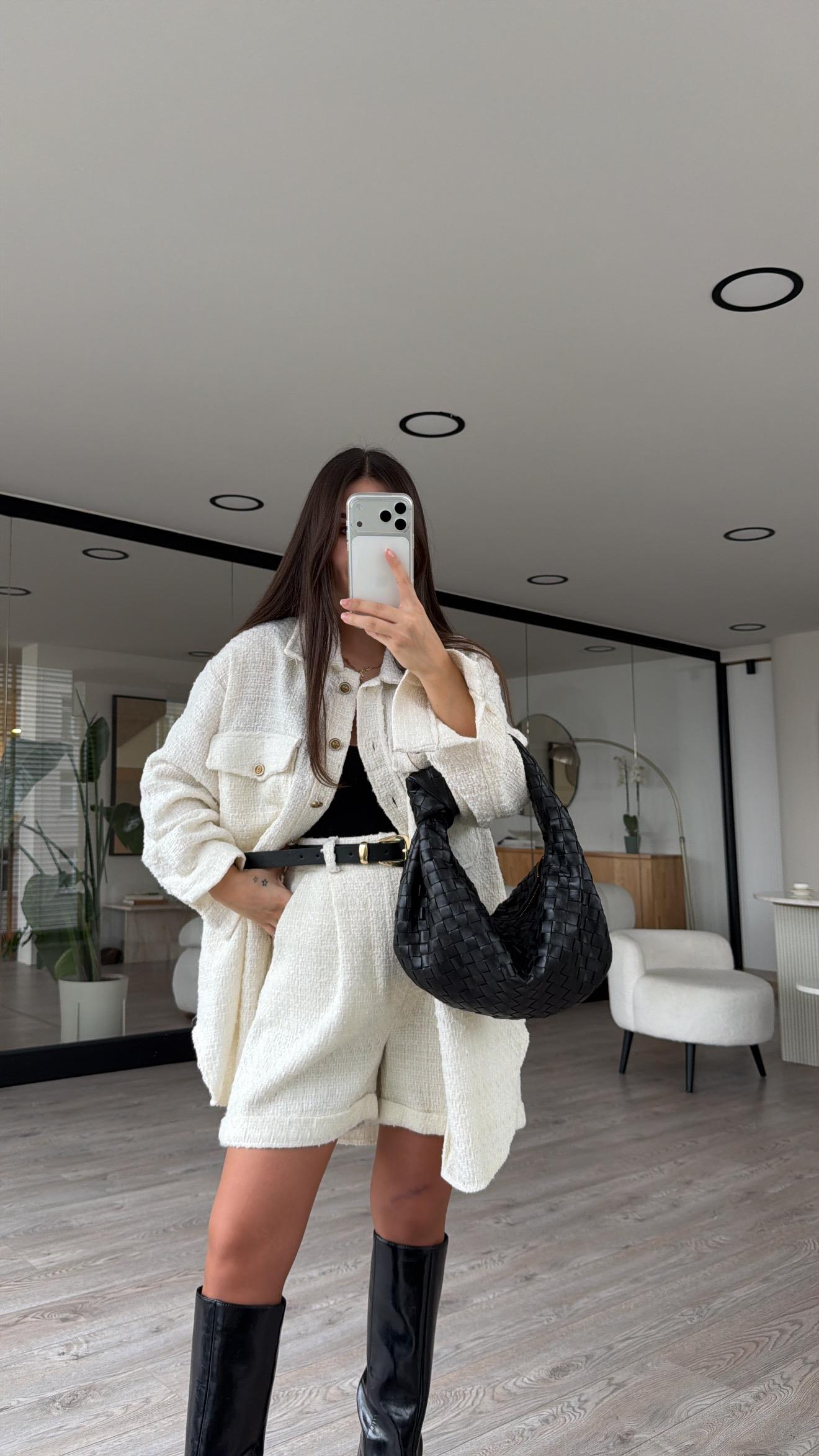 Ekru Beli Lastikli Tüvit Şort 