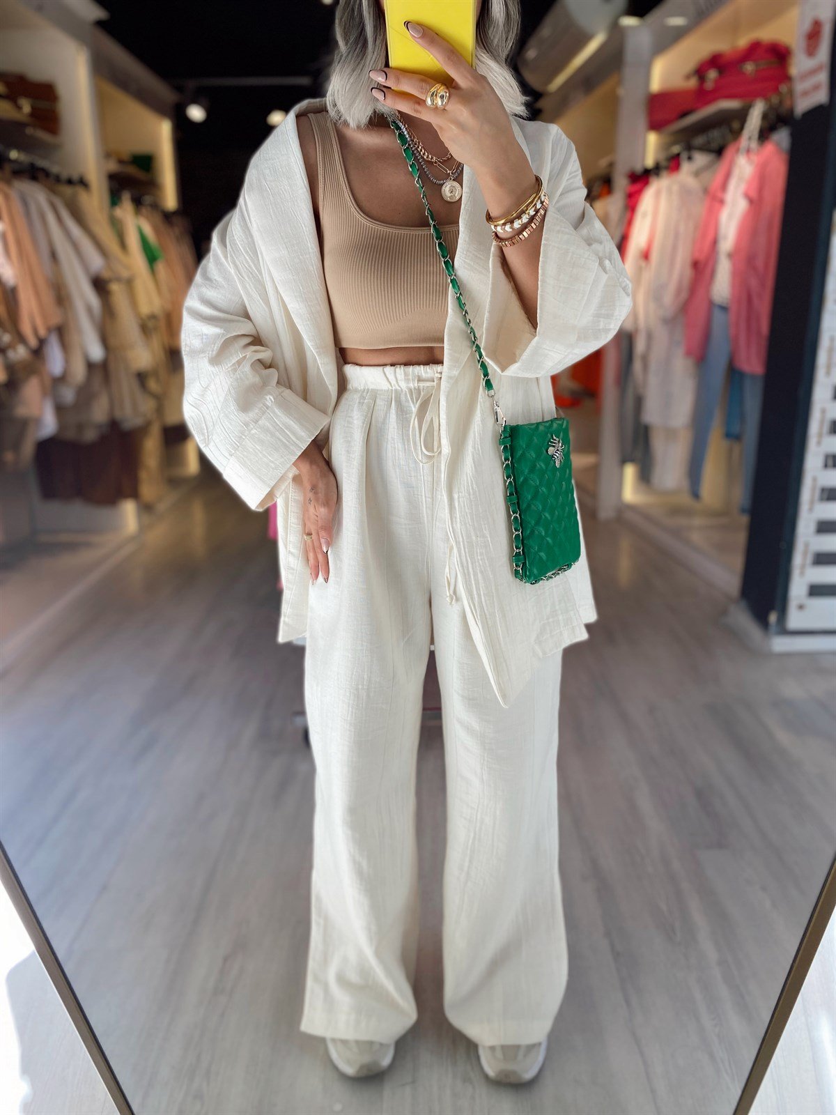 Ekru Beli Lastikli Yanı Yırtmaçlı Bol Paça Pantolon