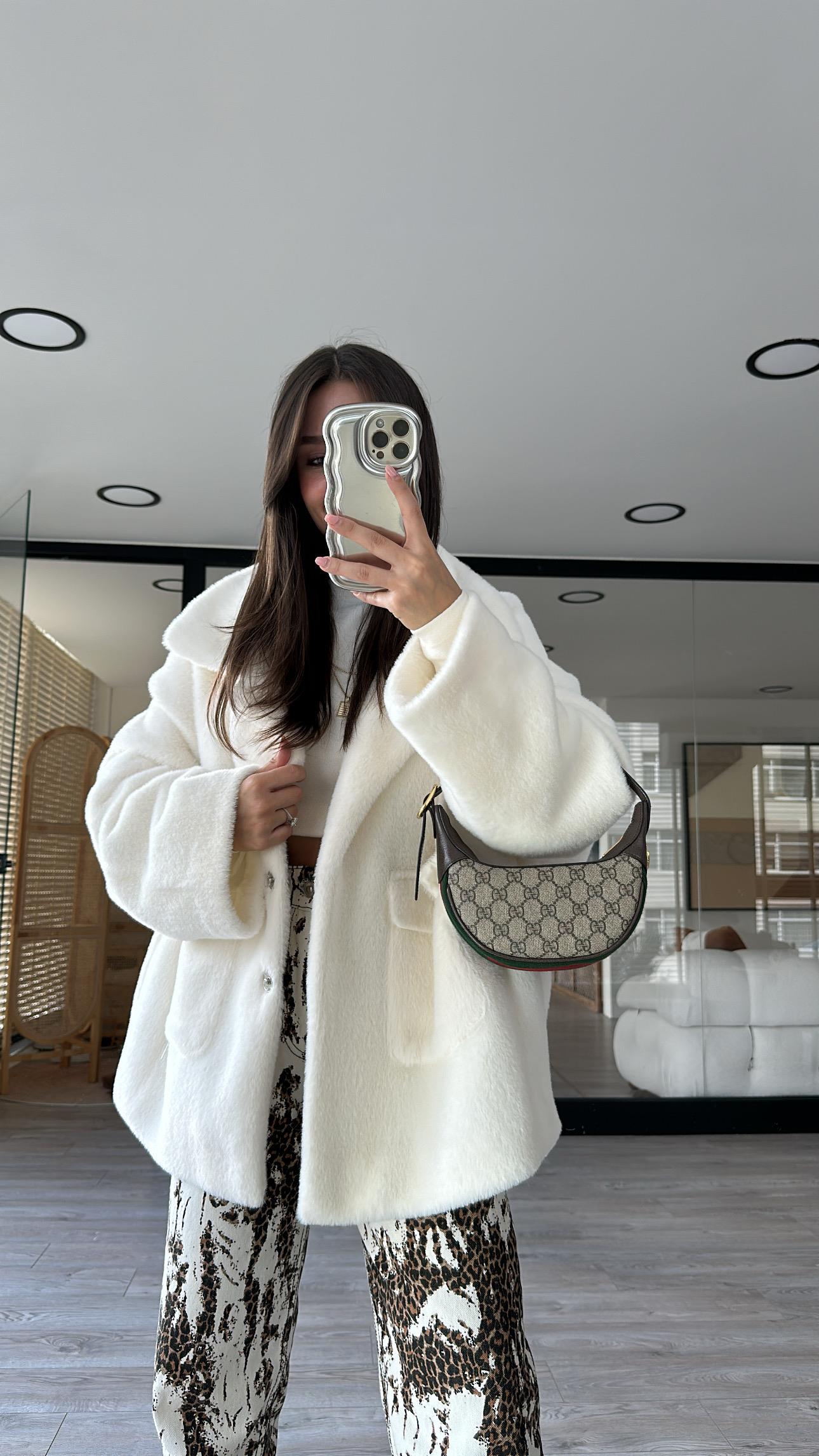 Ekru Çift Cepli Peluş Mont 