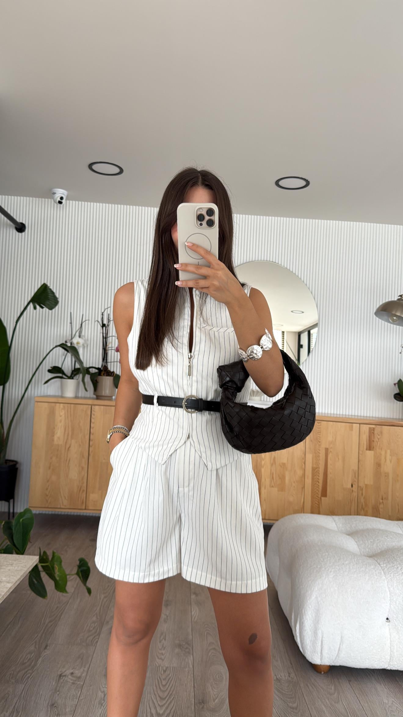 Ekru Dik Çizgili Yelekli Şort Takım