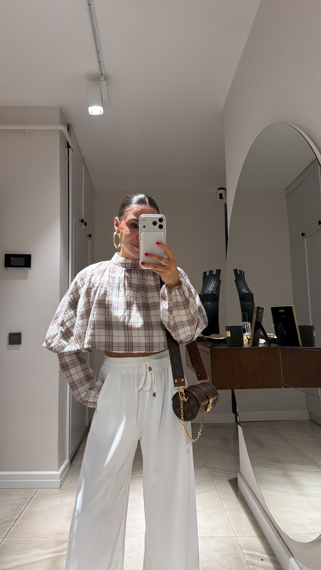 Ekru Ekose Detaylı Pelerinli Crop Gömlek