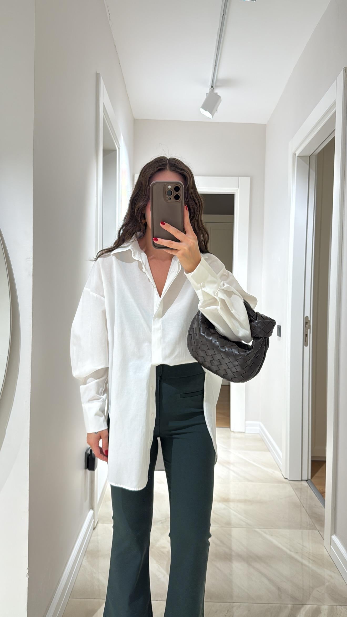 Ekru Gizli Düğme Detaylı Oversize Gömlek
