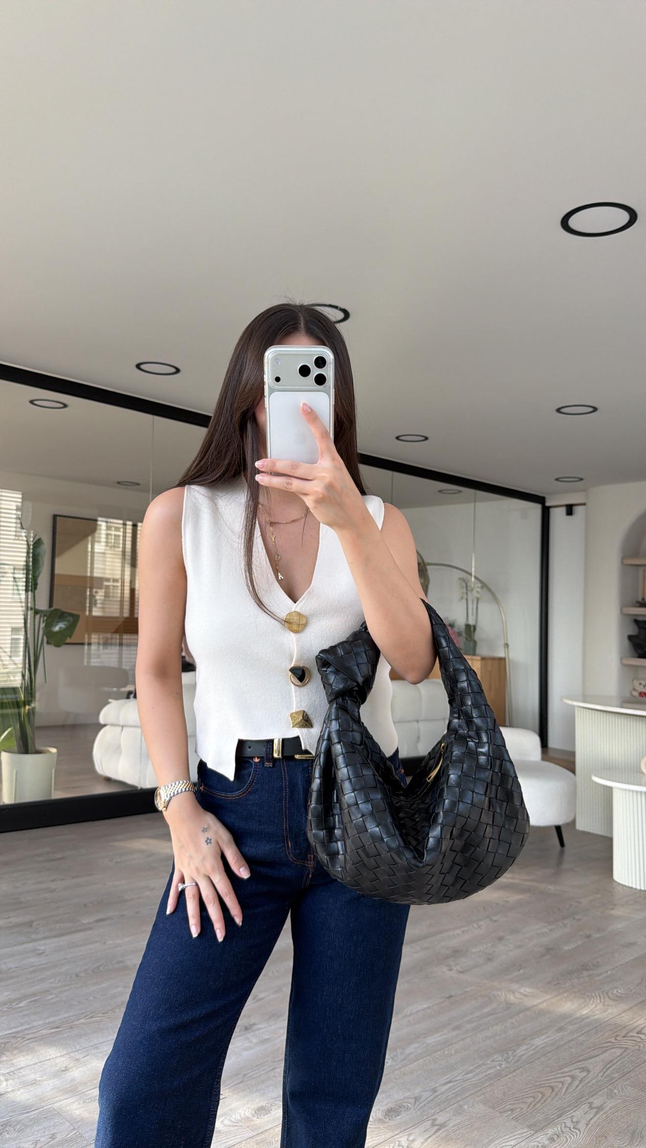 Ekru Gold Düğme Detaylı Triko Yelek