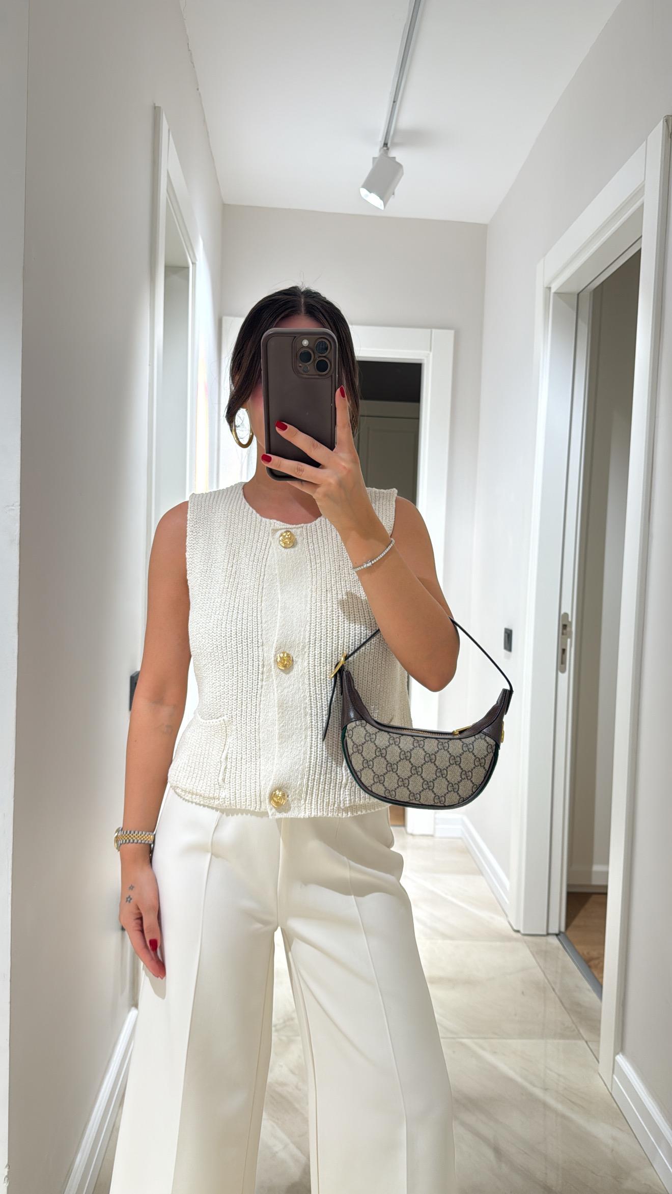 Ekru Gold Düğmeli Triko Bluz Yelek