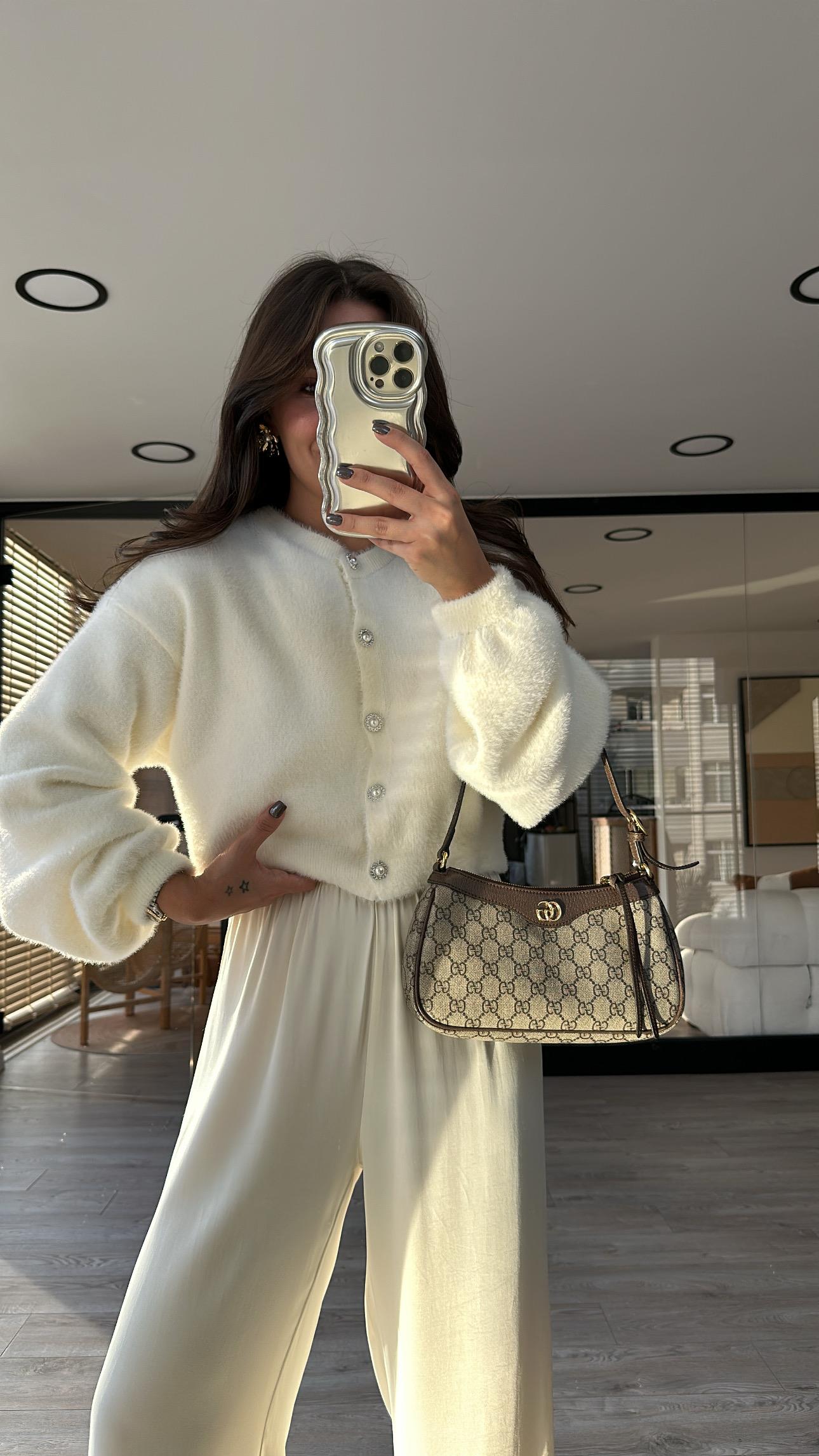 Ekru İnci Düğme Detaylı Balon Kol Yumoş Hırka 