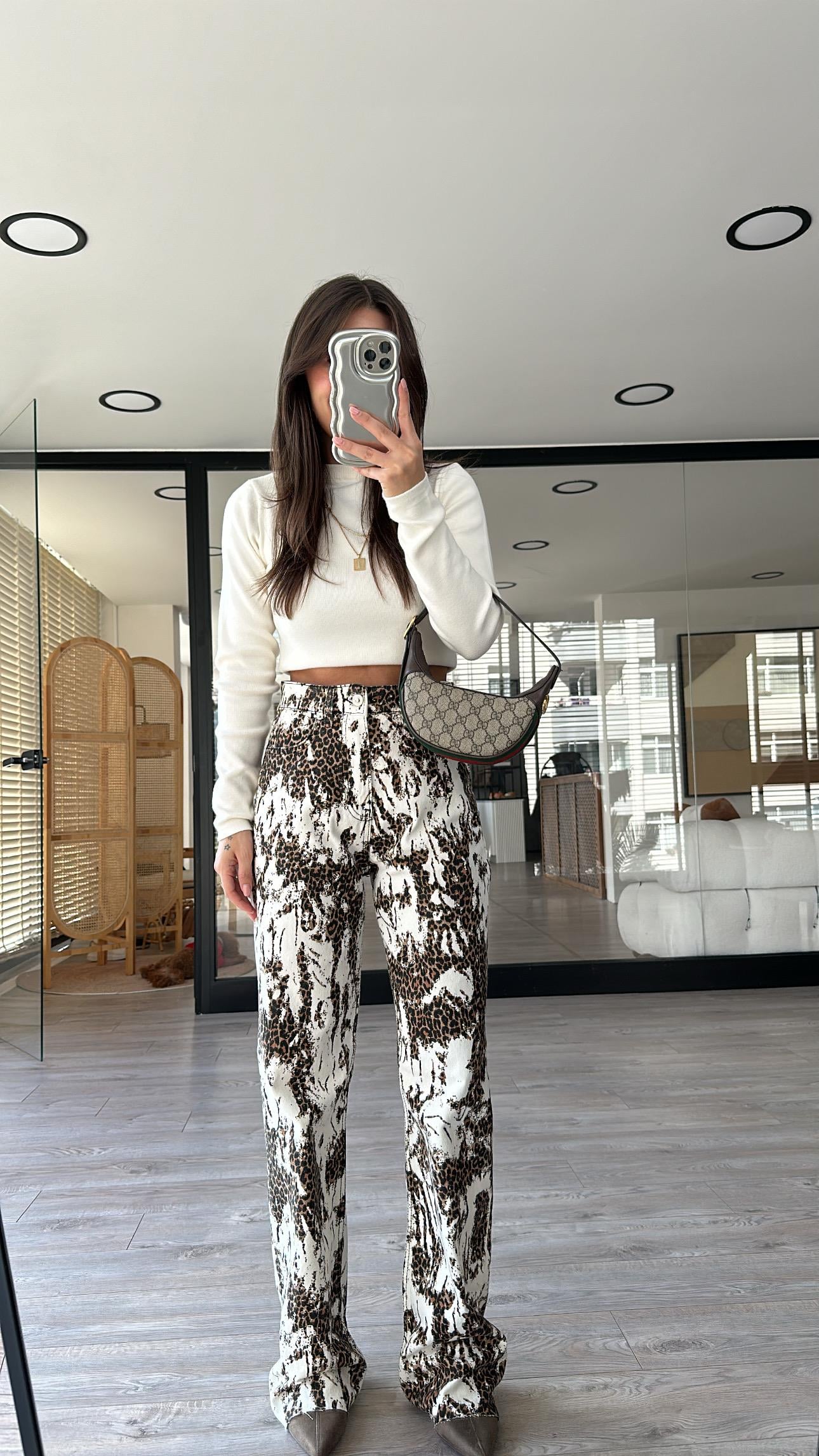 Ekru Leopar Kesik Baskılı Marka Model Straight Fit Jean