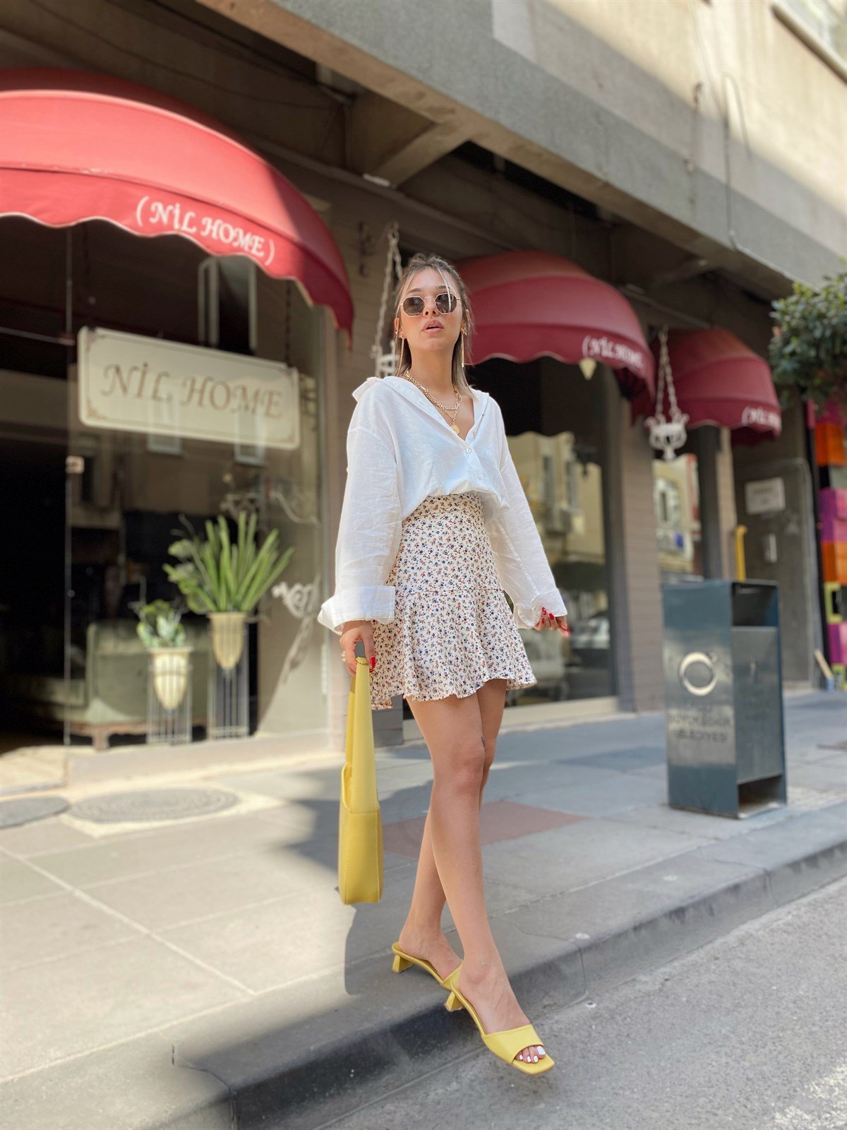 Ekru Mavi Çiçek Desenli Şortlu Etek