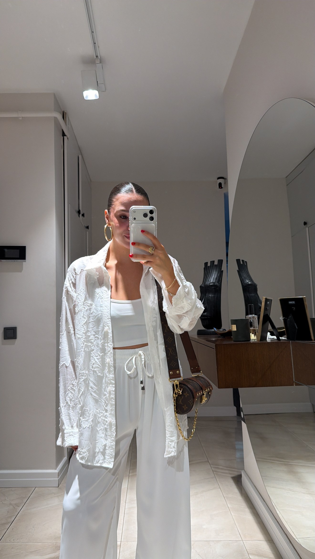 Ekru V Yaka Jakarlı Oversize Gömlek