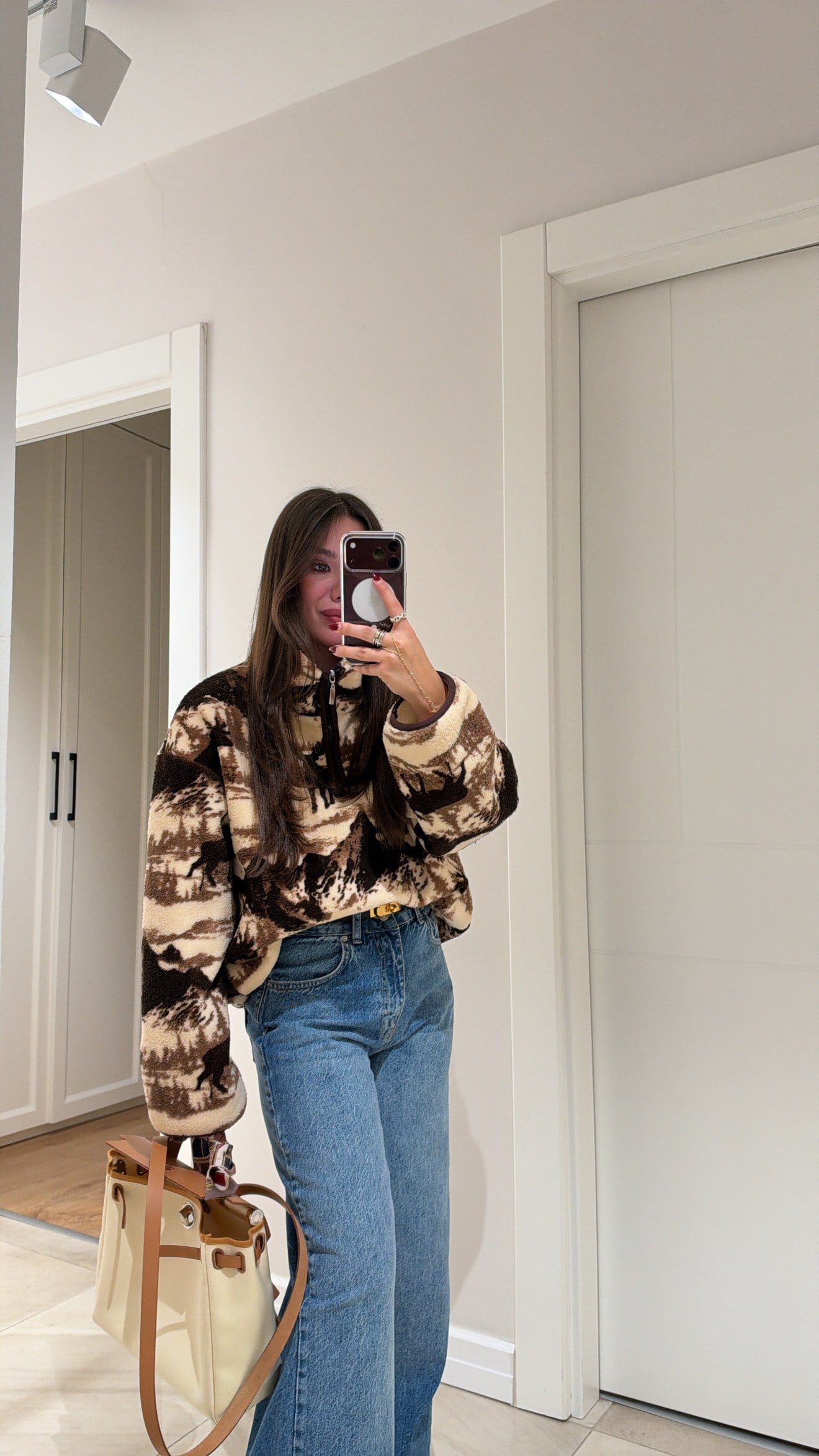 Bej Kahve Geyik Desenli Dik Yaka Polar Sweatshirt