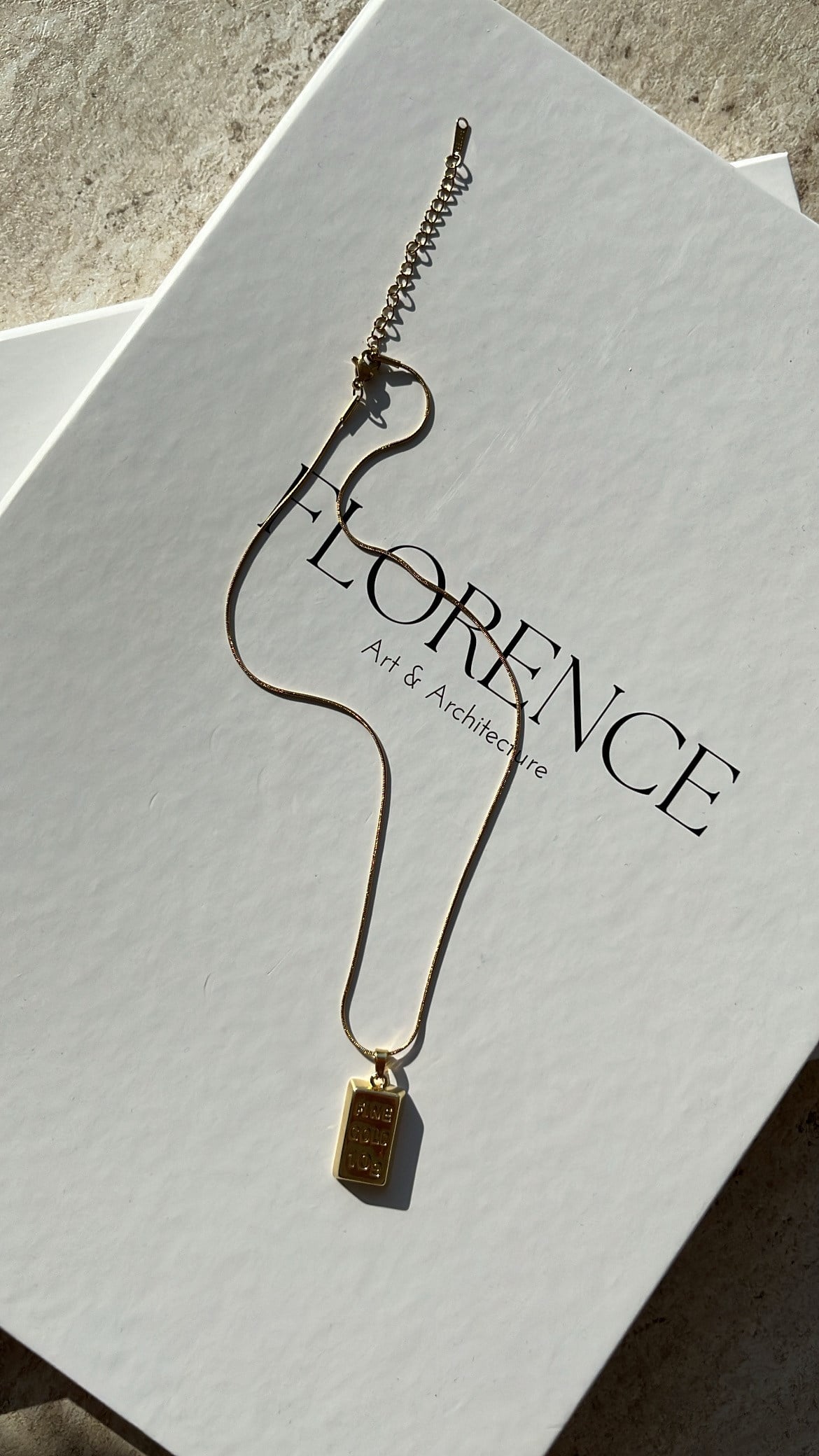 Gold Külçe Figürlü Kolye