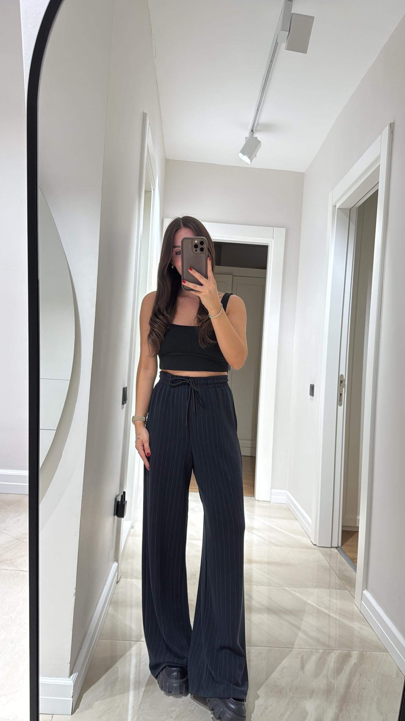 Füme Dik Çizgili Bel Bağcıklı Marka Model Pantolon