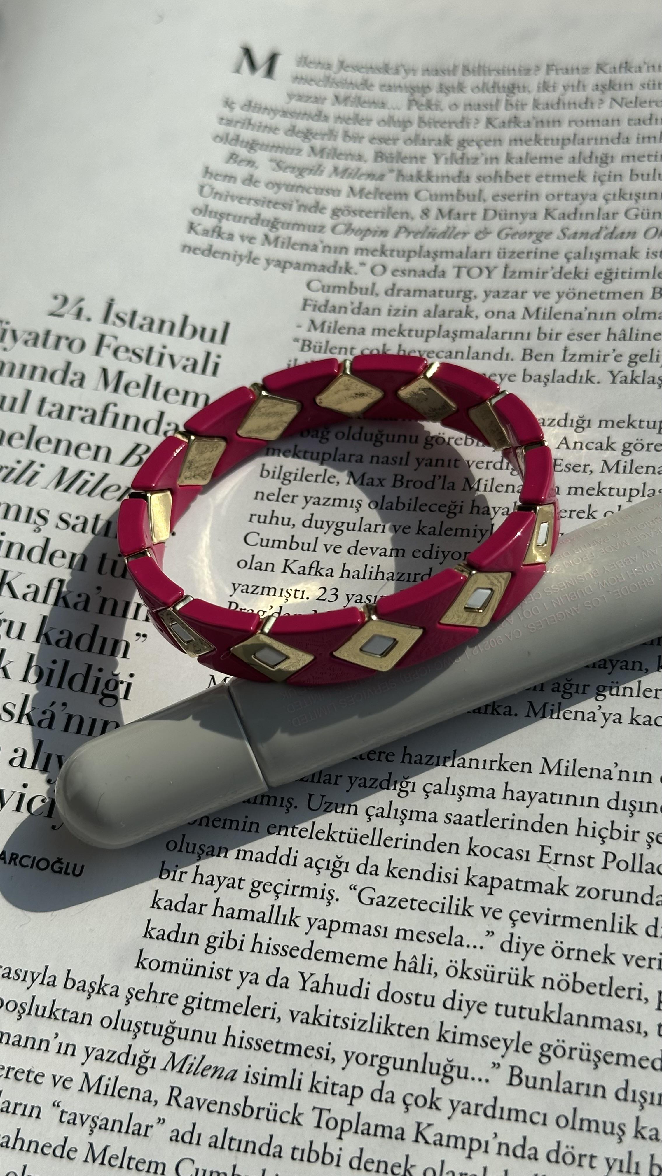 Fuşya Gold Detaylı Etnik Desenli Bileklik