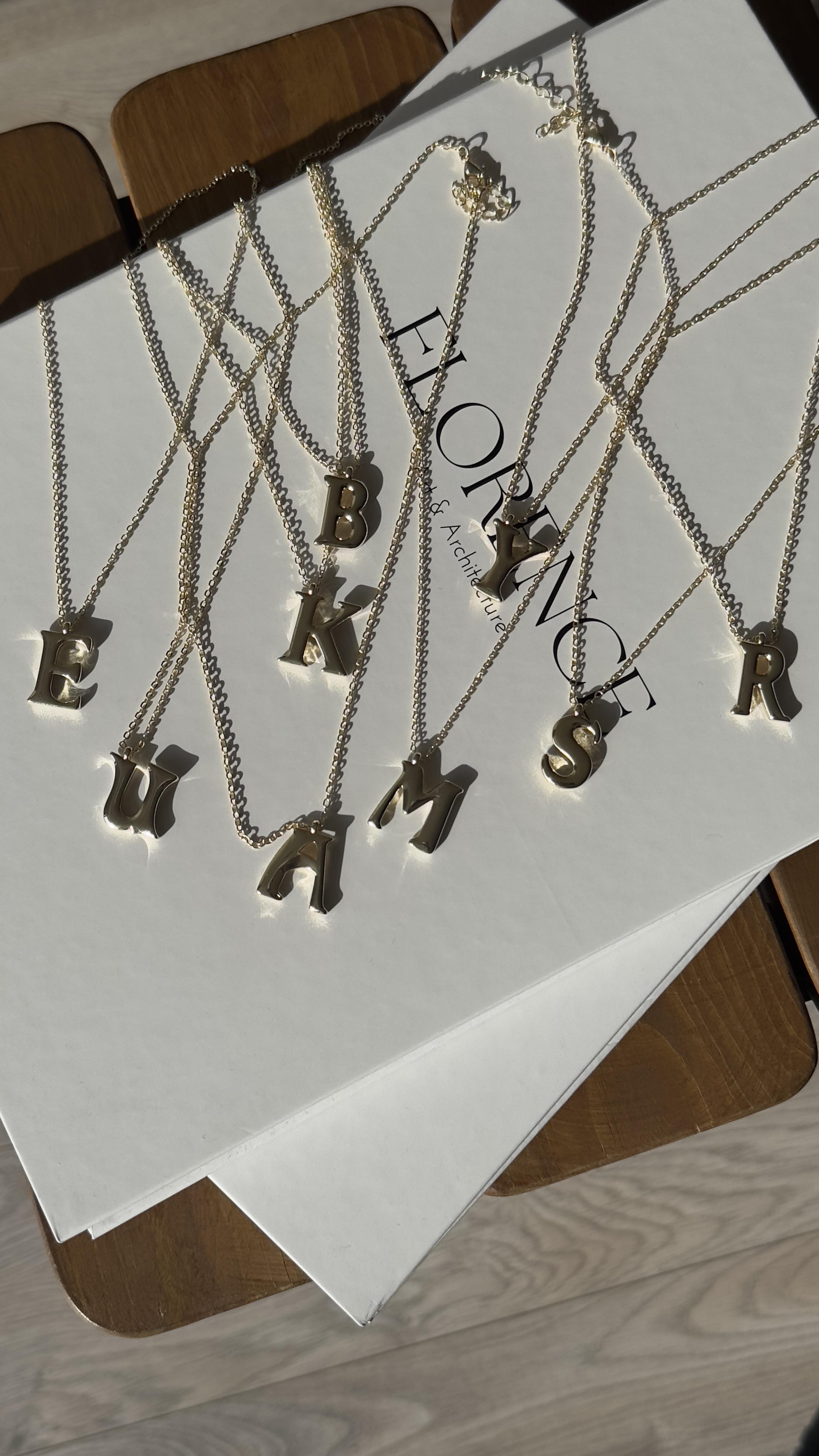 Gold Asimetrik Harfli Kolye 