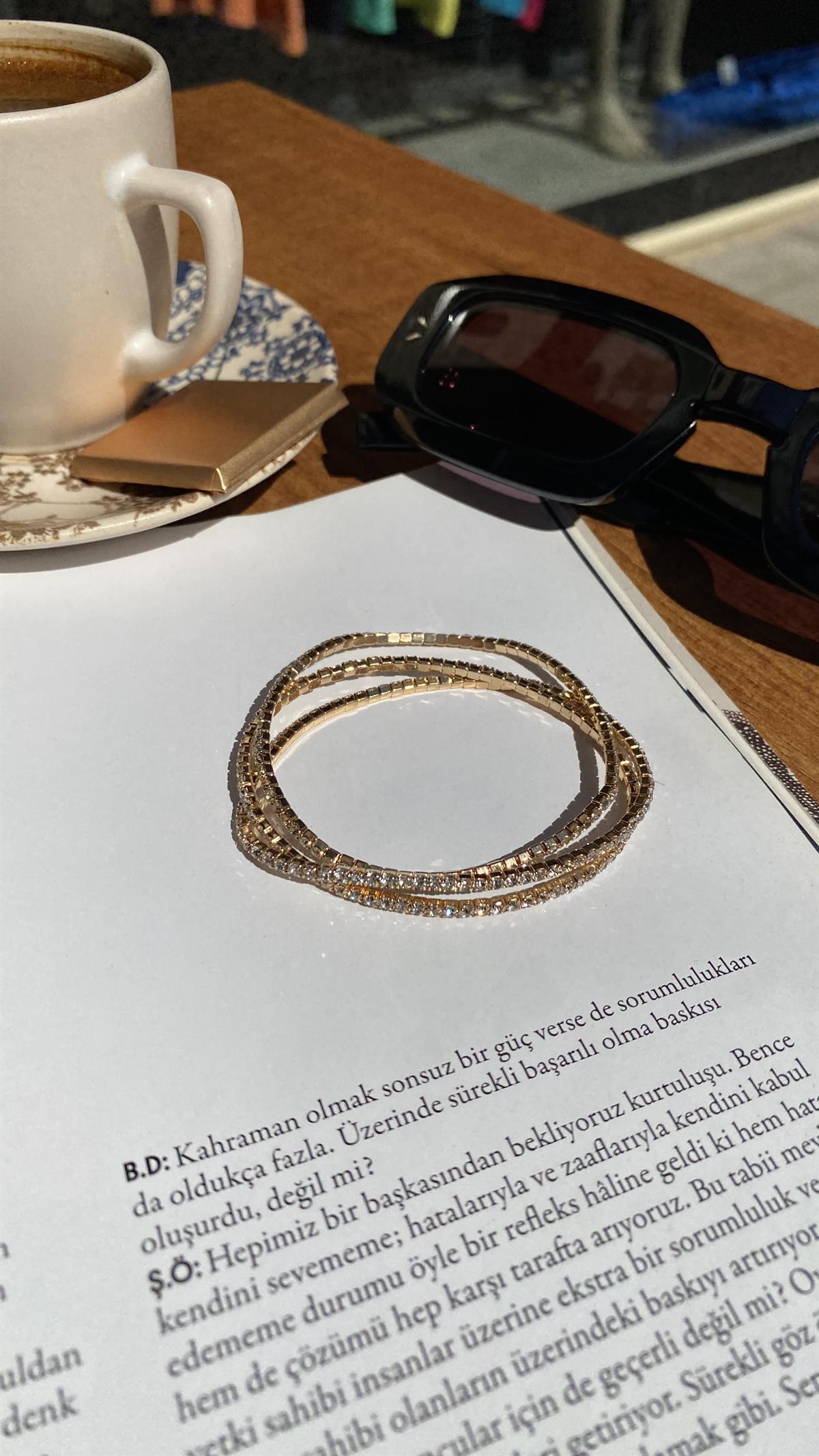 Gold Beyaz Taşlı 3lü Lastilkli Bileklik