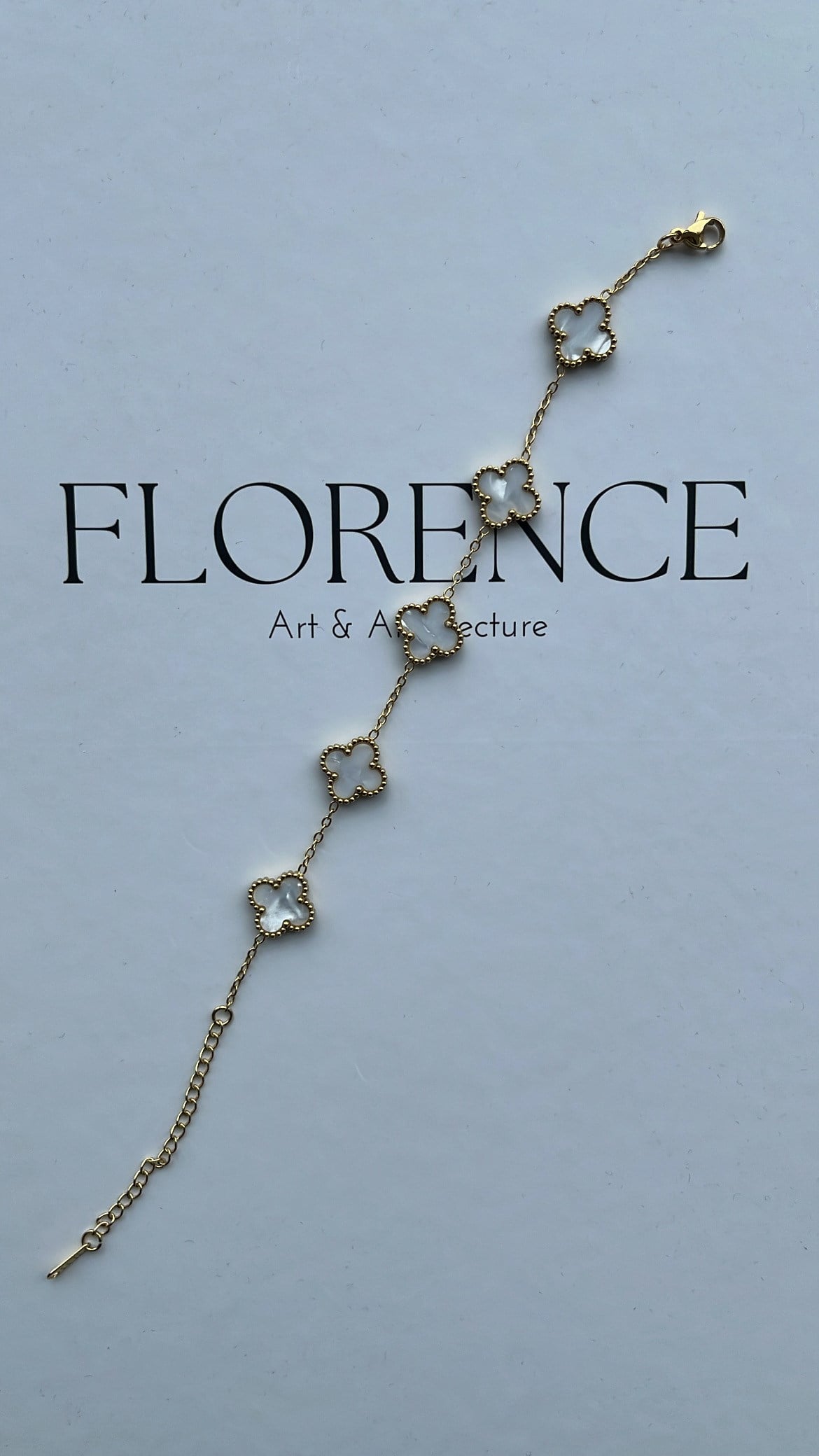 Gold Beyaz Yonca Detaylı Zincir Bileklik