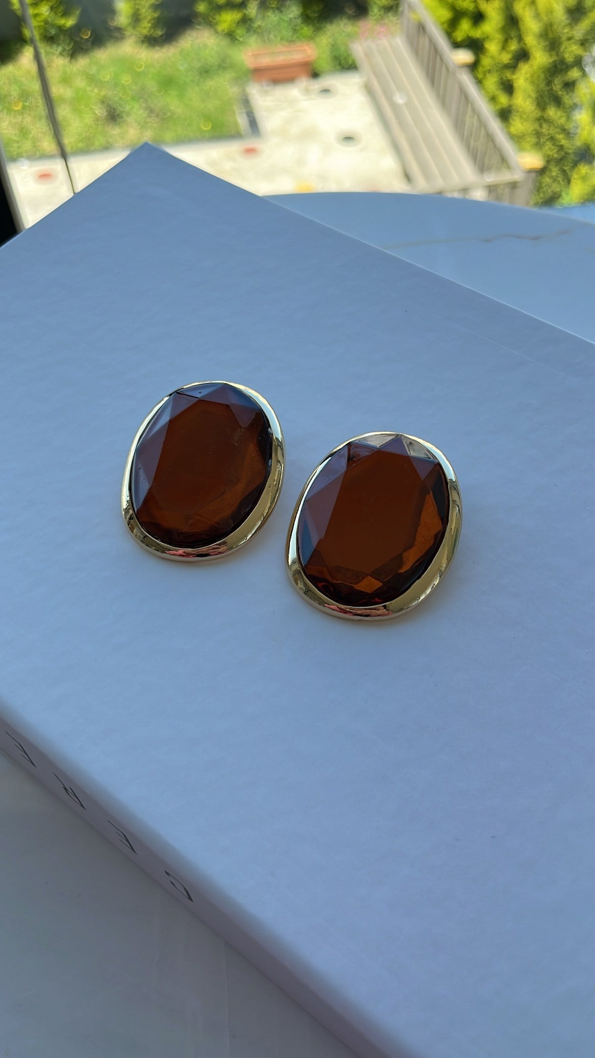 Gold Büyük Kahve Taşlı Oval Küpe