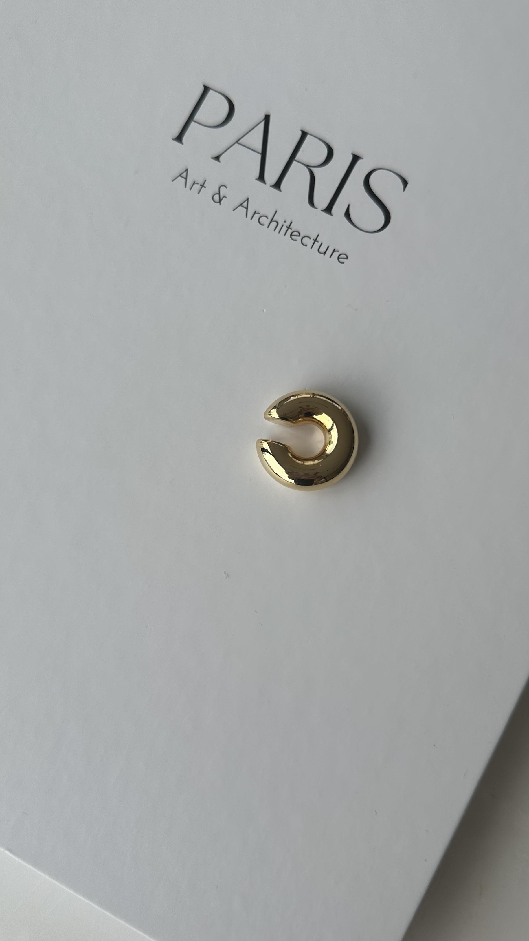 Gold C Şekli Bombeli Kıkırdak Küpe