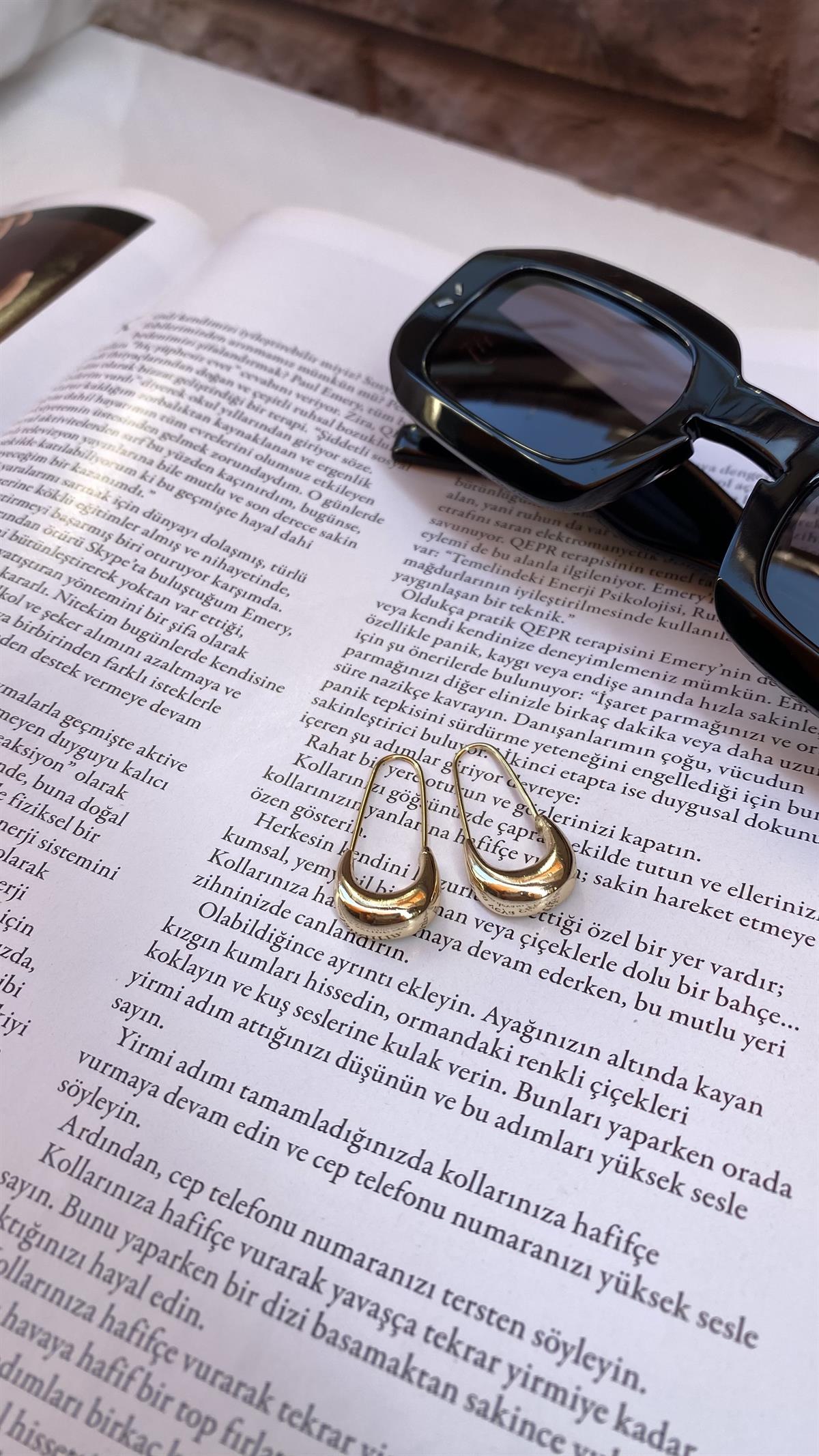Gold Çengel Küpe
