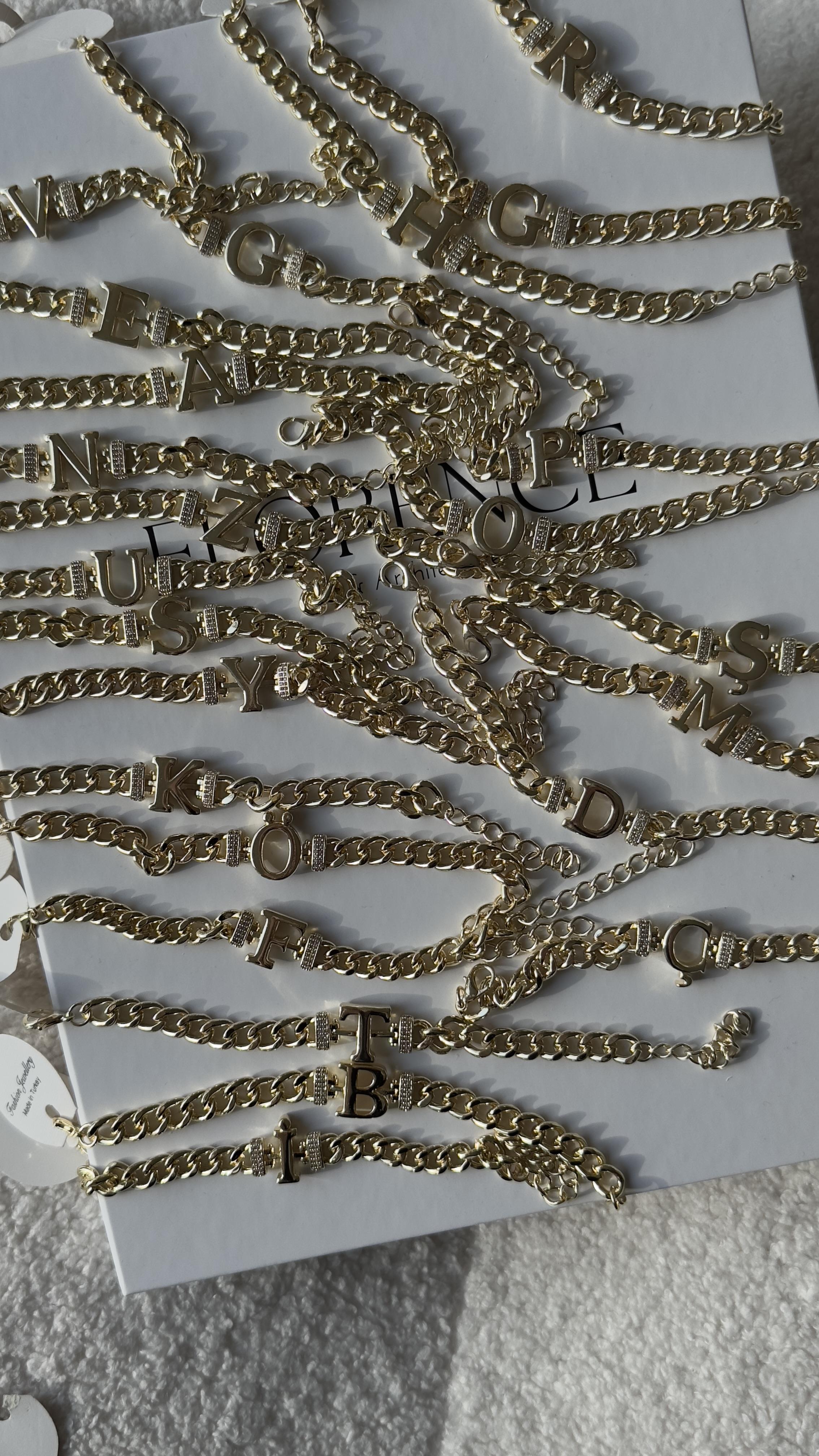 Gold Harf Detaylı Bileklik