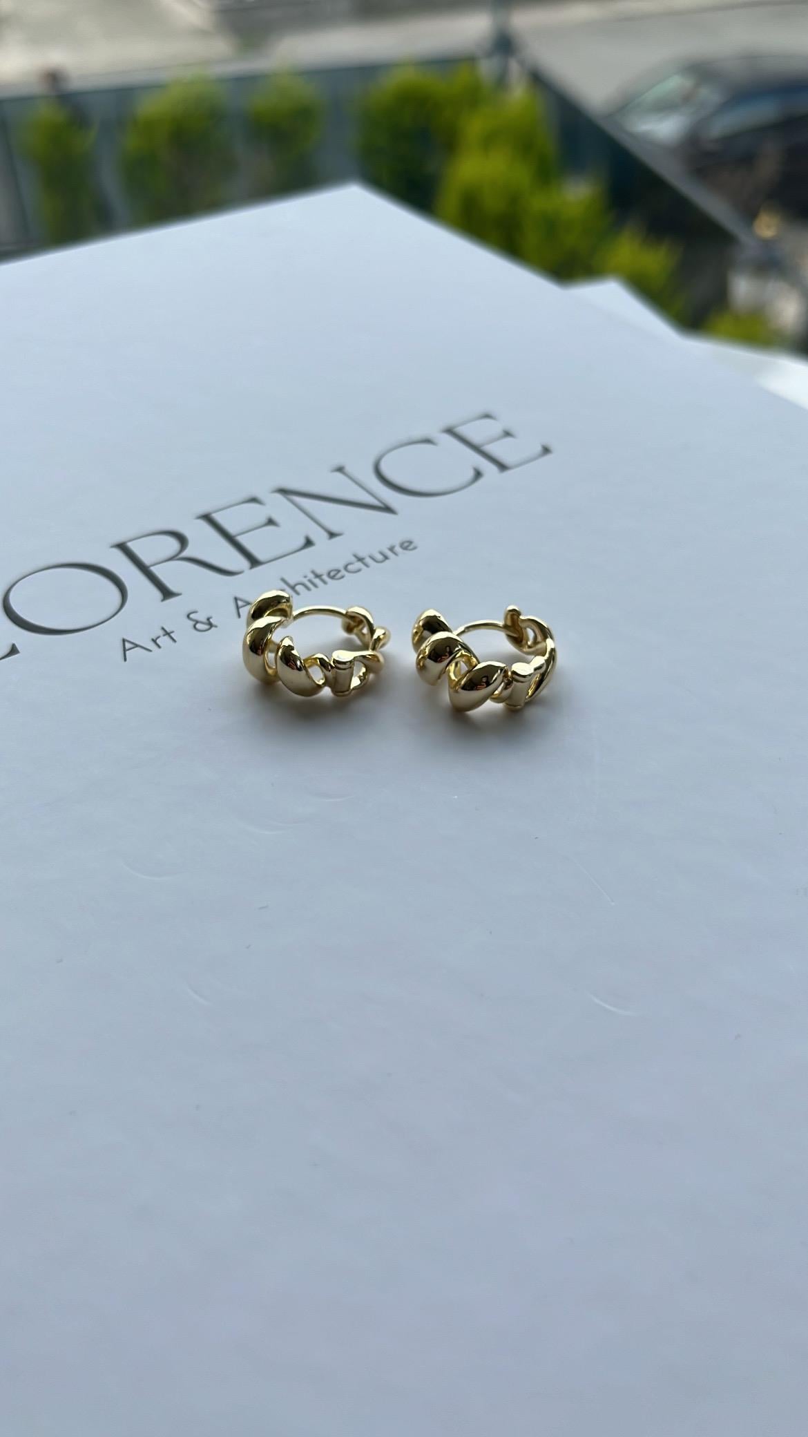 Gold Kıvrımlı Halka Küpe