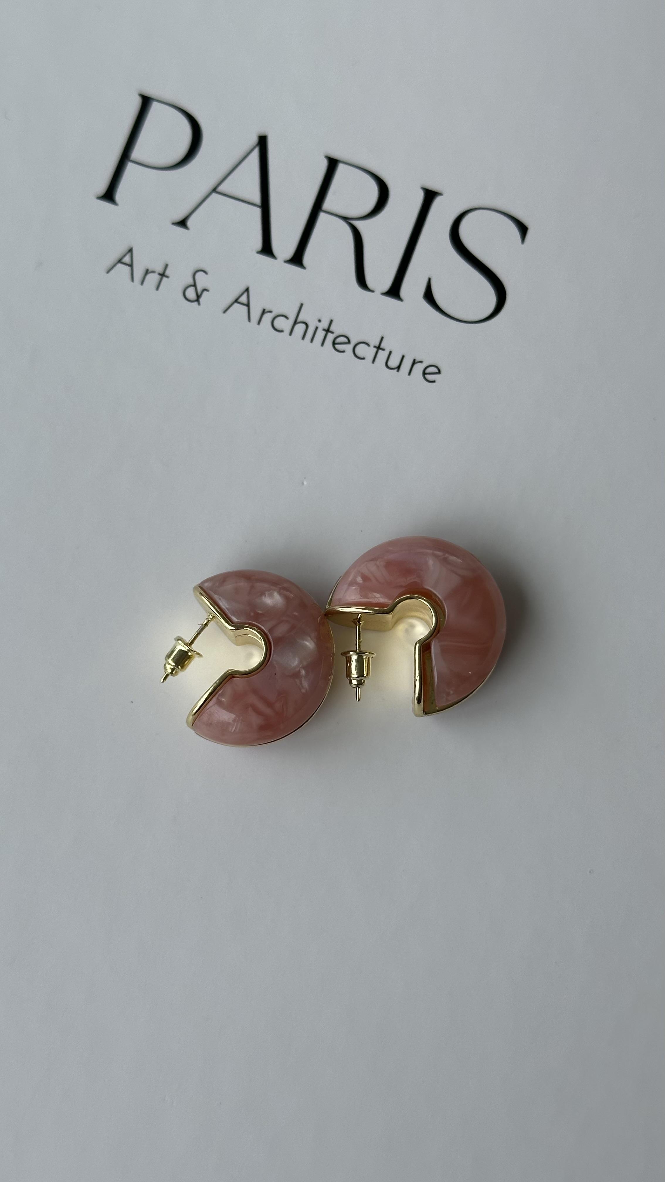 Gold Pembe Sedefli Yarım Halka Küpe