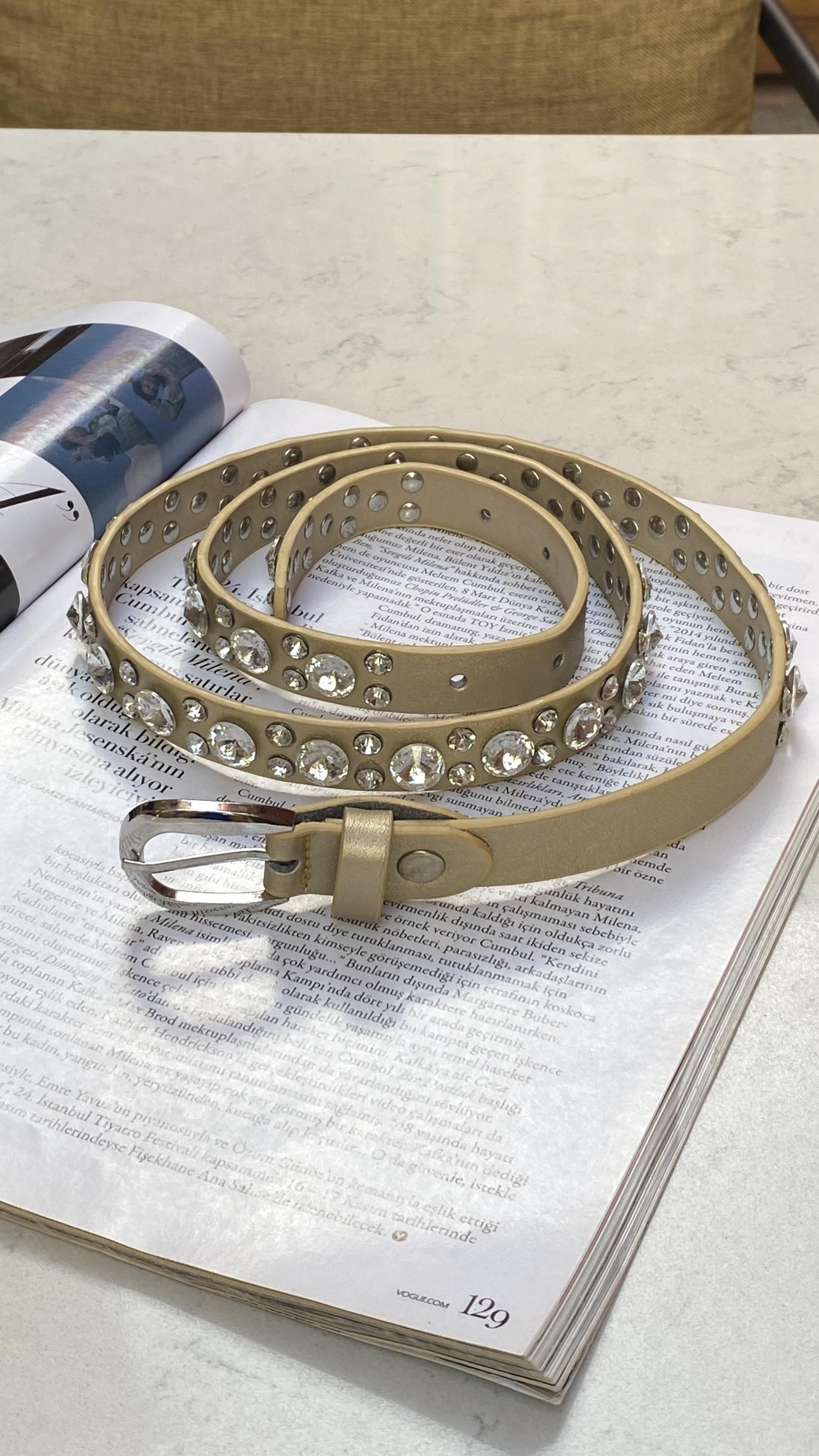 Gold Renk Taşlı İnce Kemer