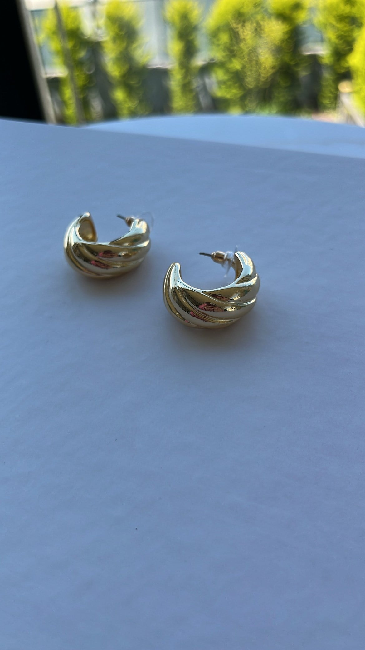 Gold Sarmal Kalın Yarım Halka Küpe