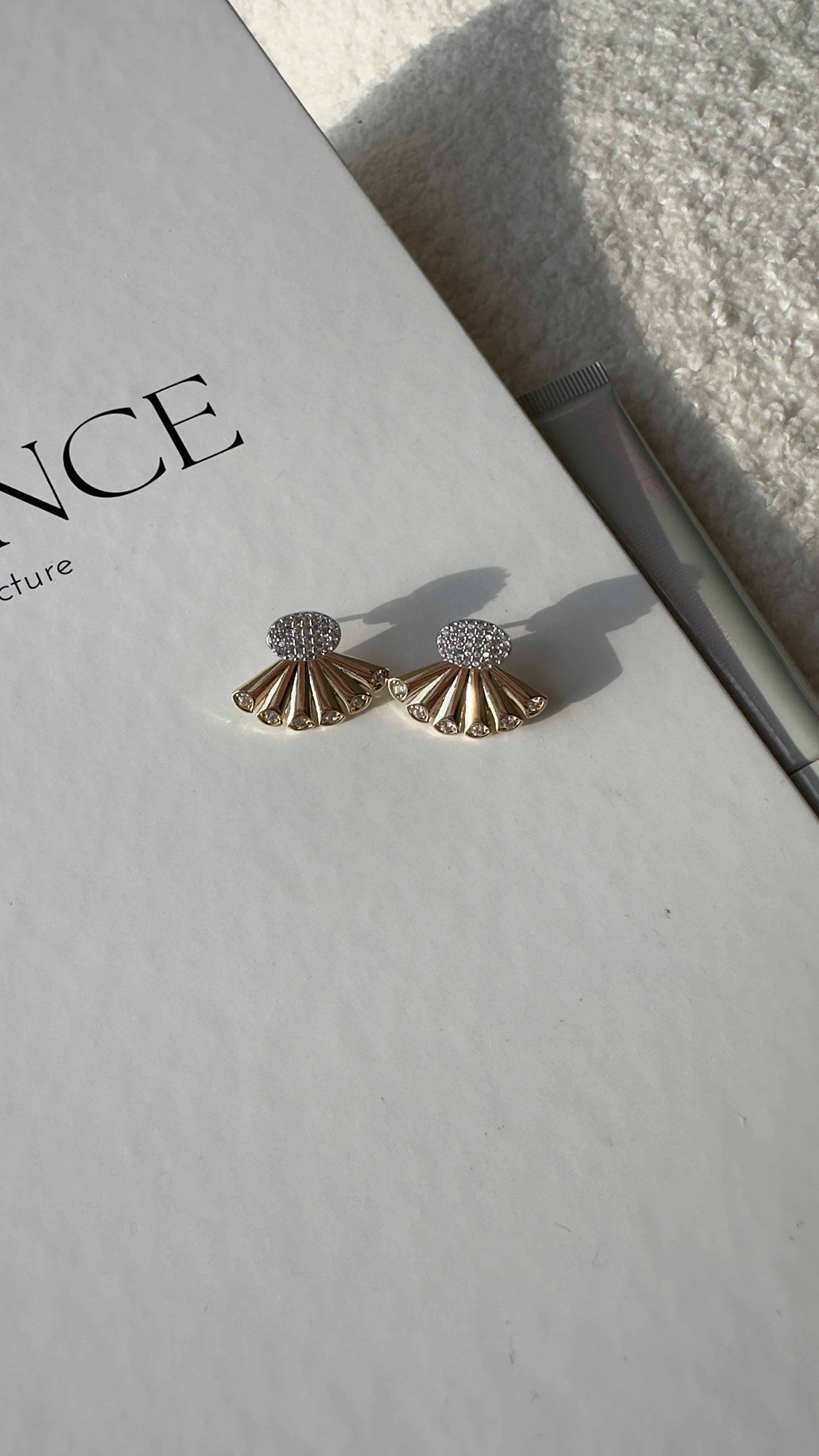 Gold Taşlı Yelpaze Küpe 