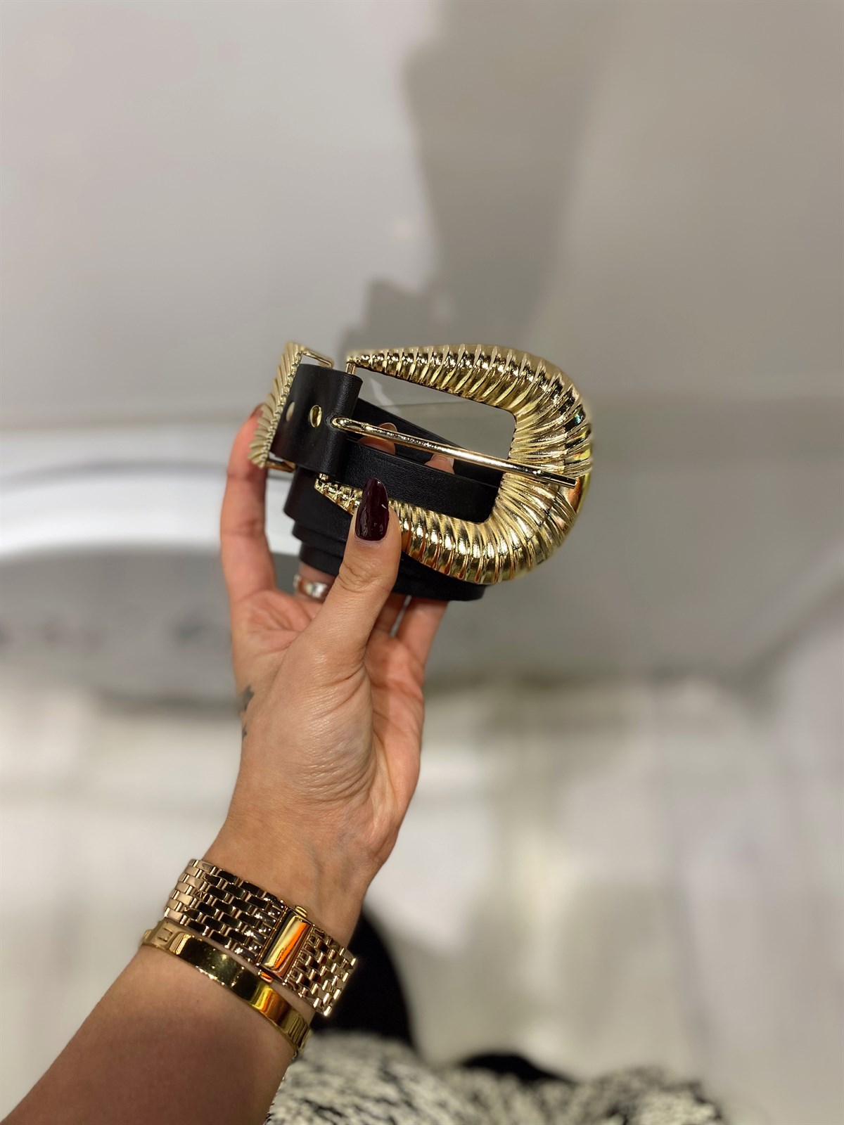 Gold Tırtıklı Siyah Kemer