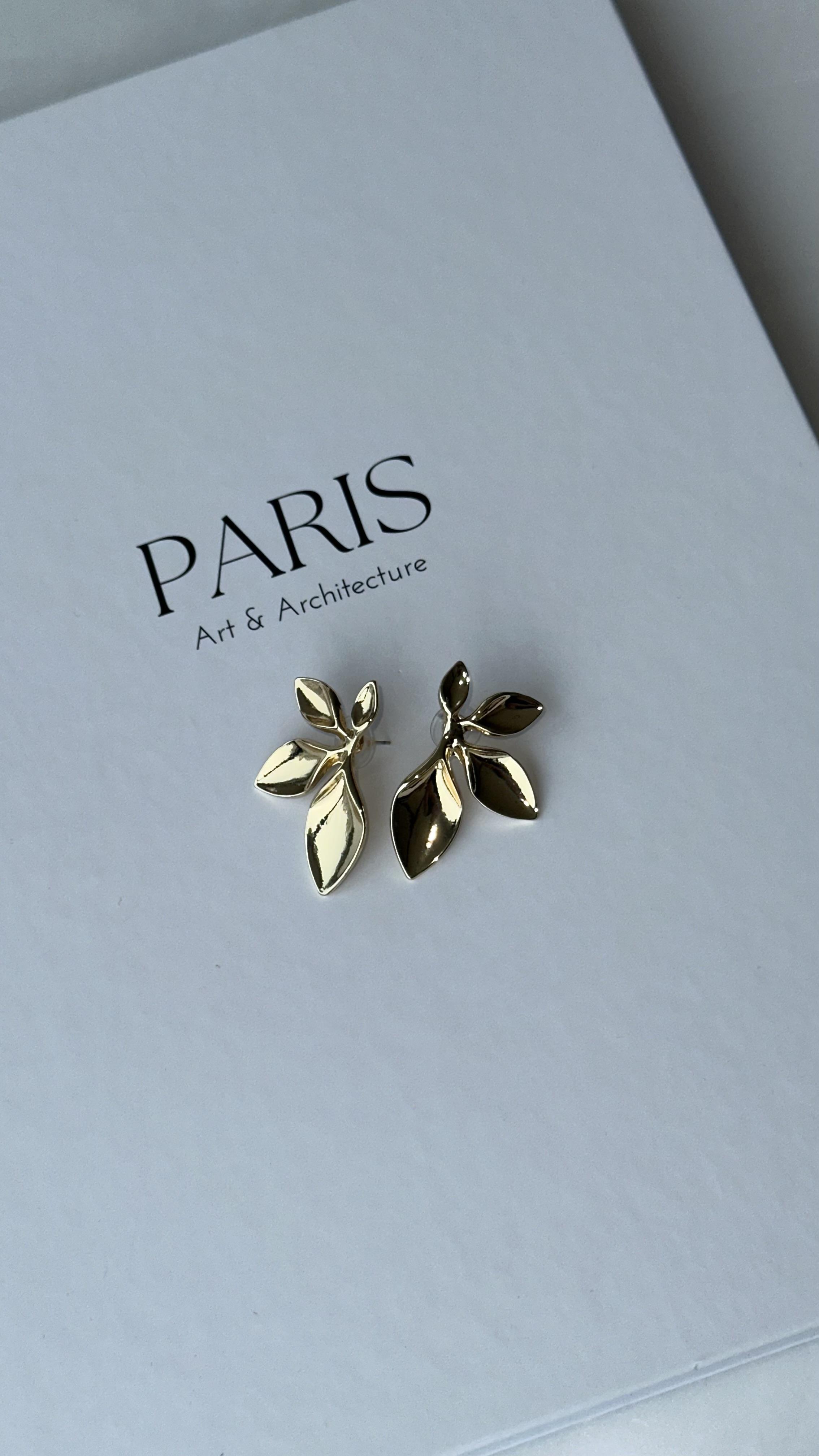 Gold Yaprak Desenli küpe