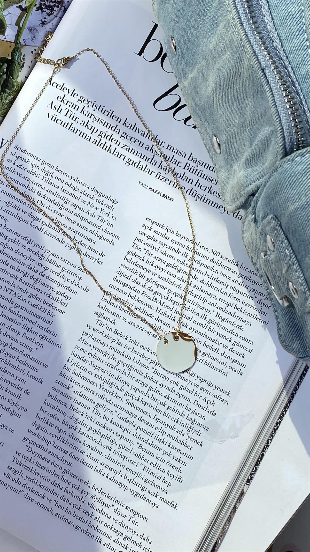 Gold Yuvarlak Plaka Kolye