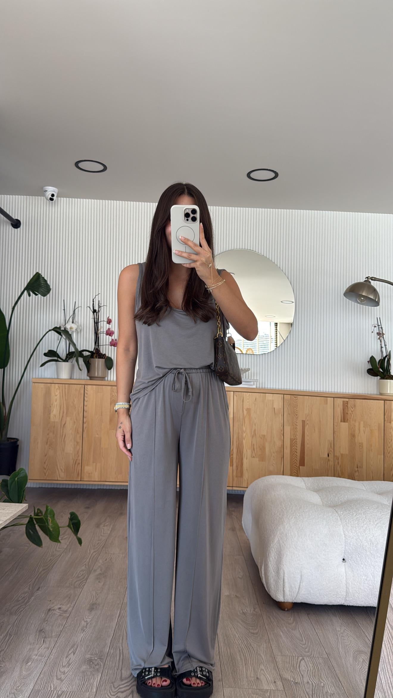 Gri Askılı Marka Model Modal Takım