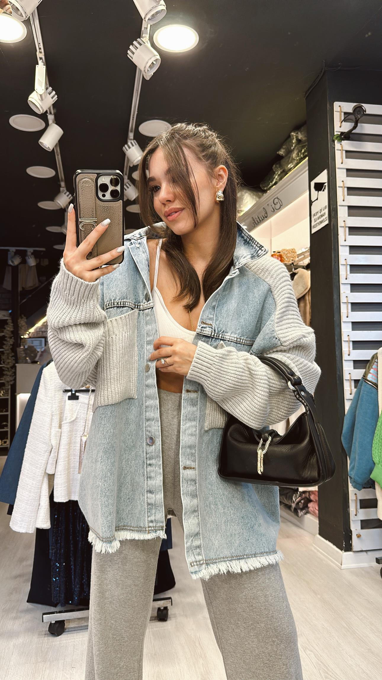 Gri Cep Detaylı Püsküllü Jean Hırka