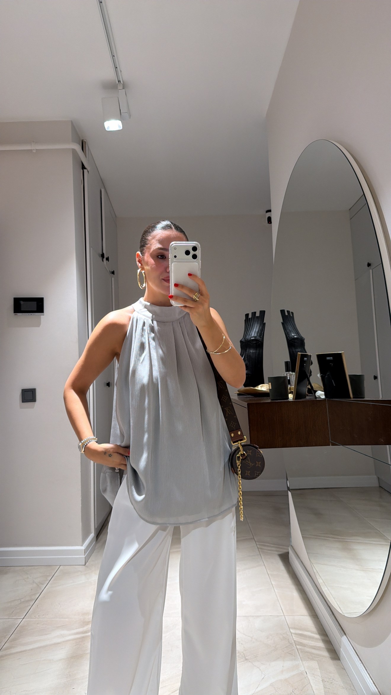 Gri Halter Yaka Astarlı Şifon Bluz
