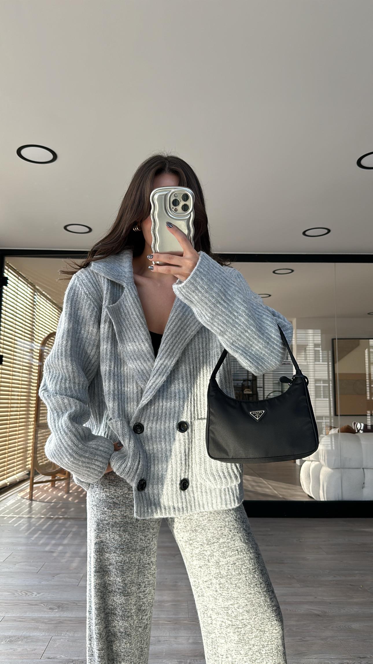 Gri Kruvaze Yaka Düğmeli Triko Hırka 