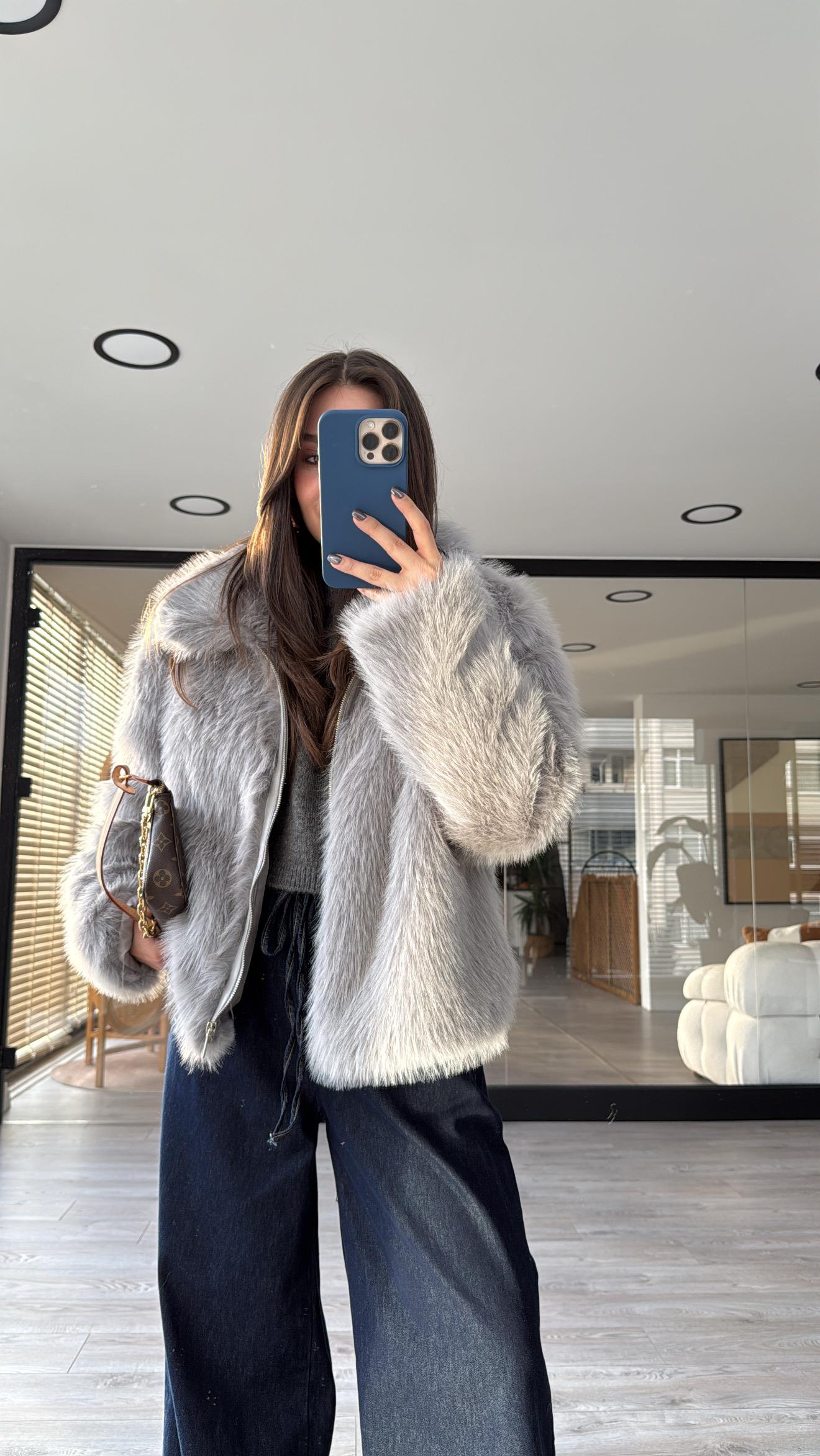 Gri Yaka Detaylı Fermuarlı Marka Model Kürk